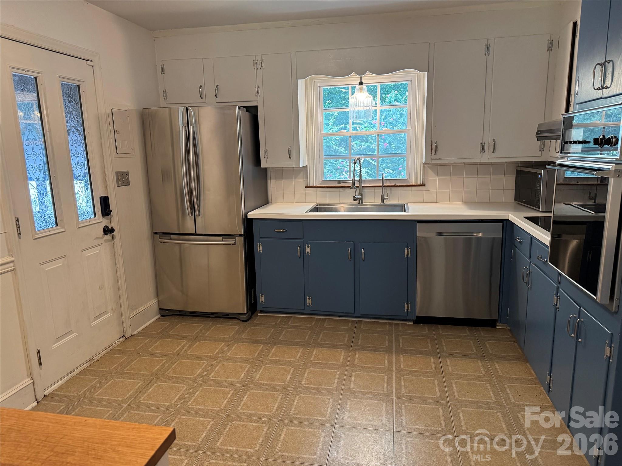 6233 Donna Drive — Charlotte