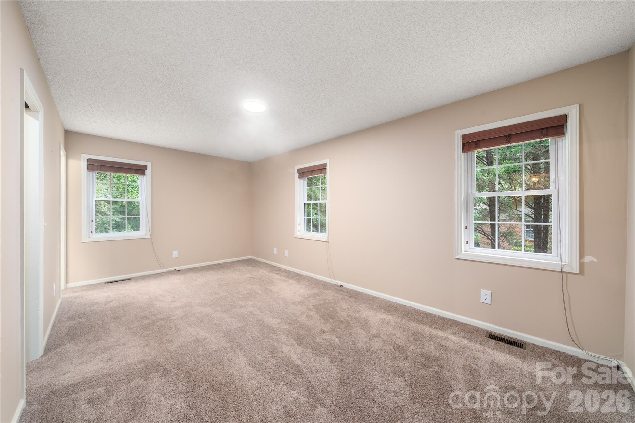 4 Hunters Lane — Hendersonville
