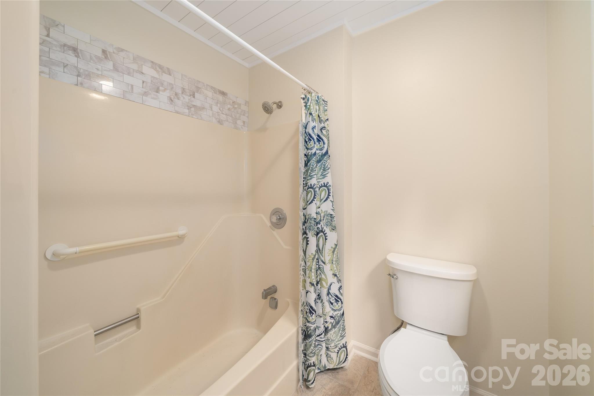 4 Hunters Lane — Hendersonville