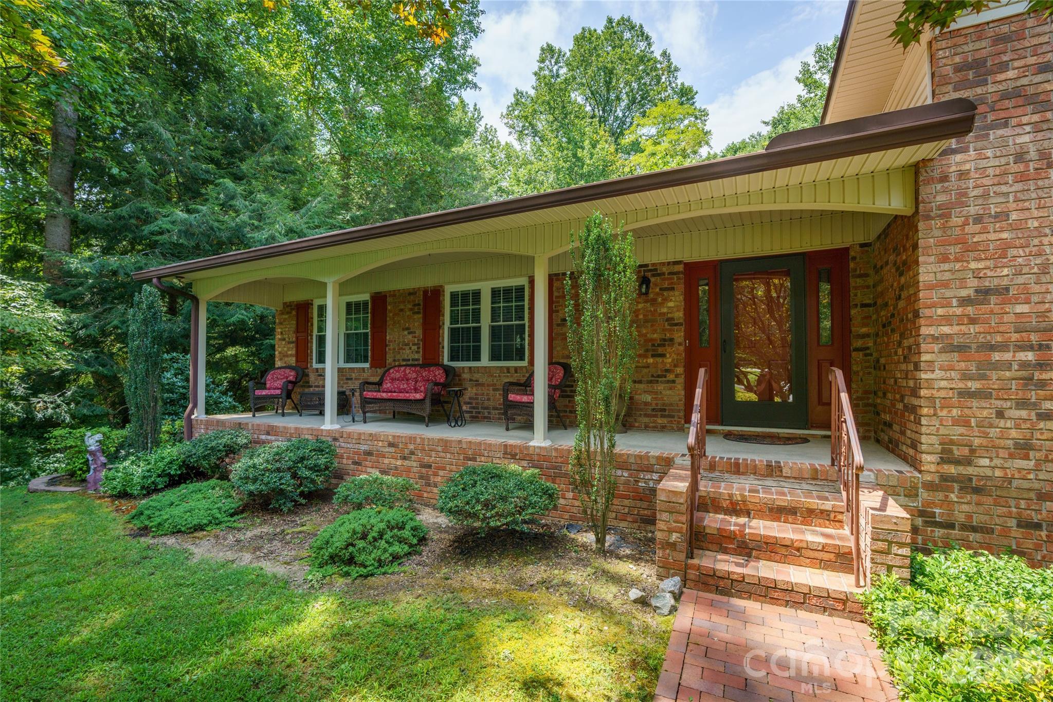 4 Hunters Lane — Hendersonville