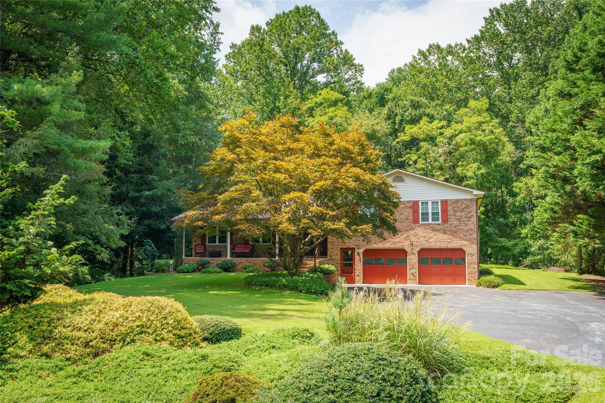 4 Hunters Lane — Hendersonville