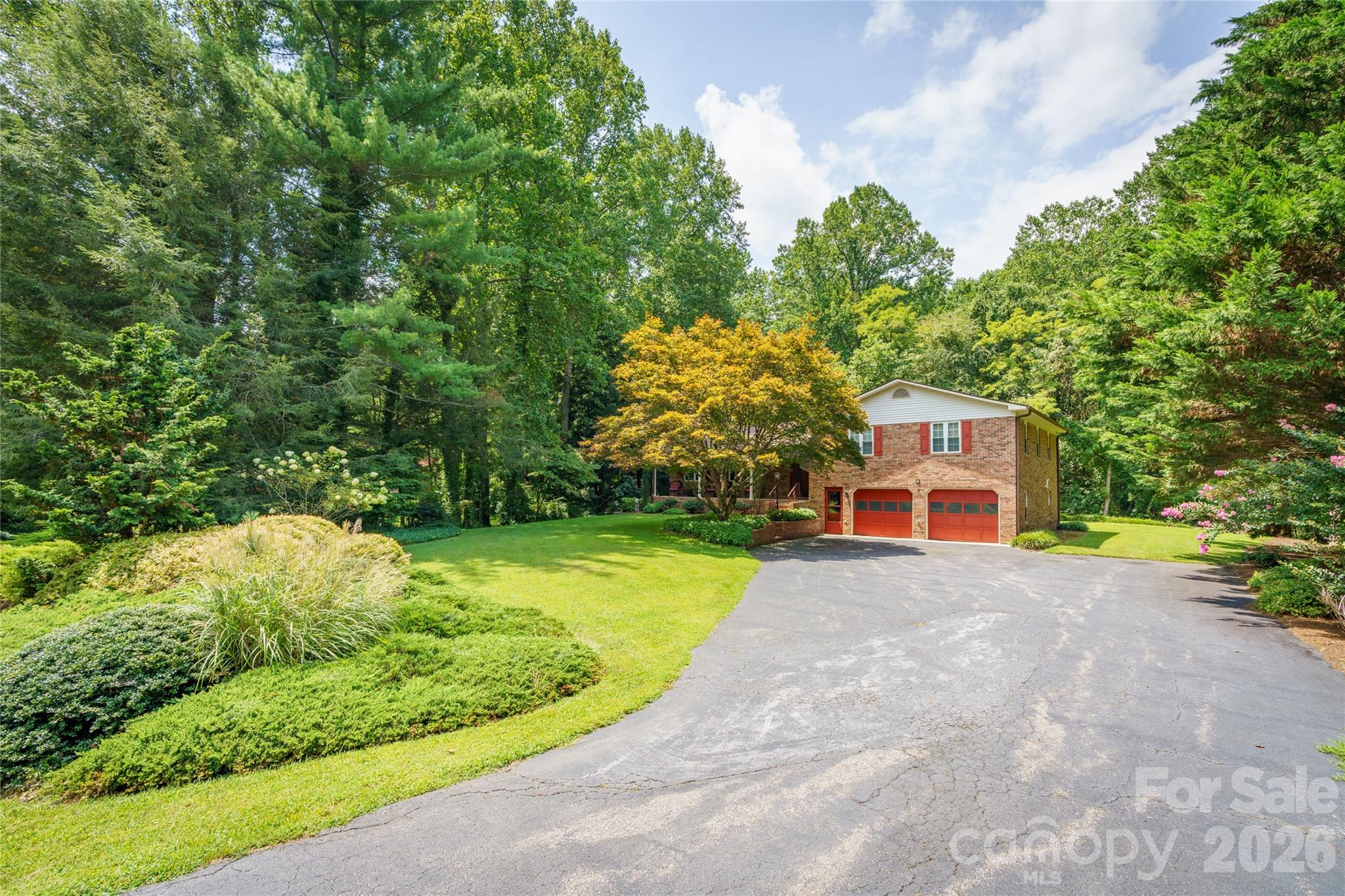 4 Hunters Lane — Hendersonville