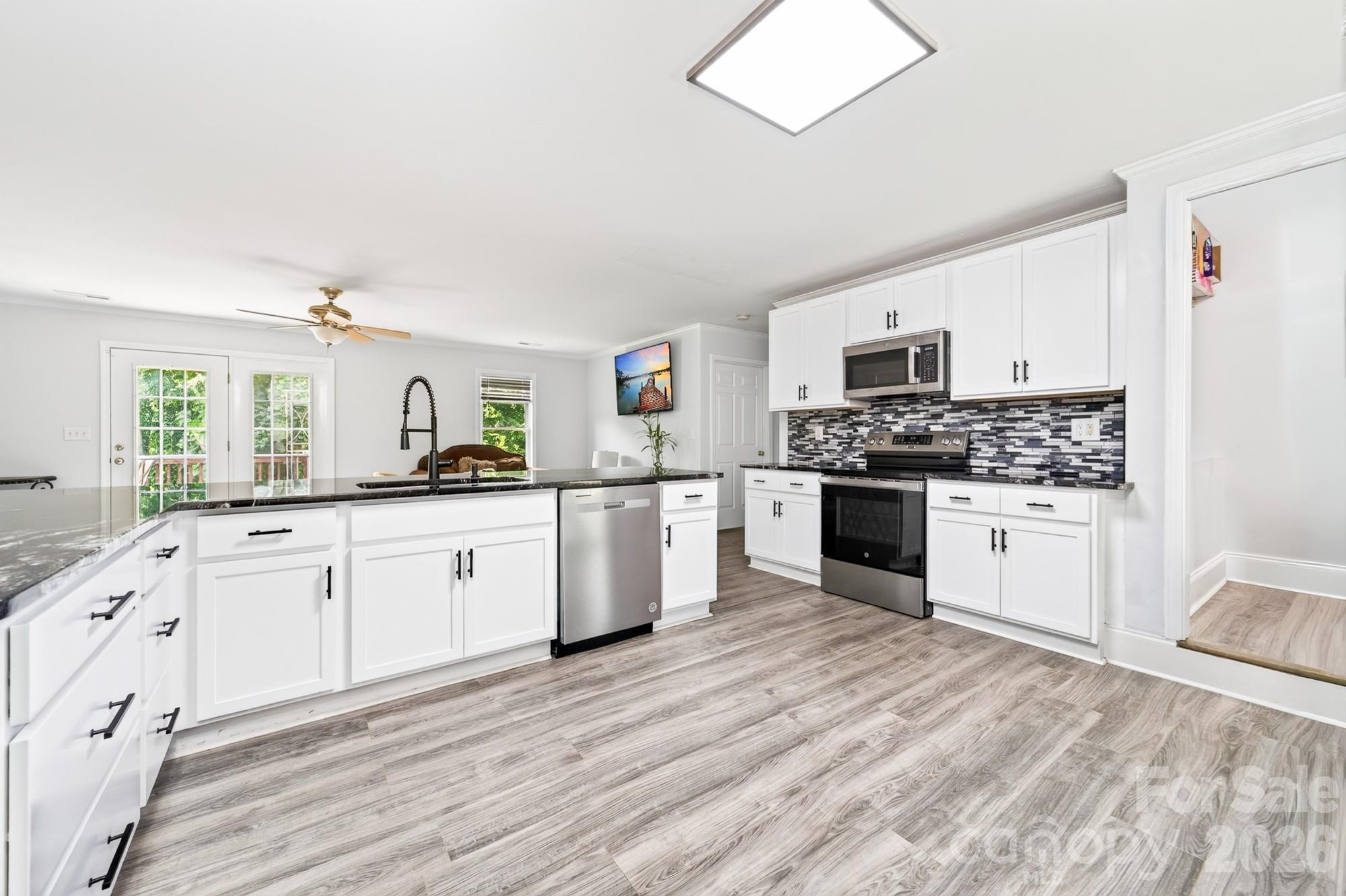 116 Brewer Lane — Mooresville