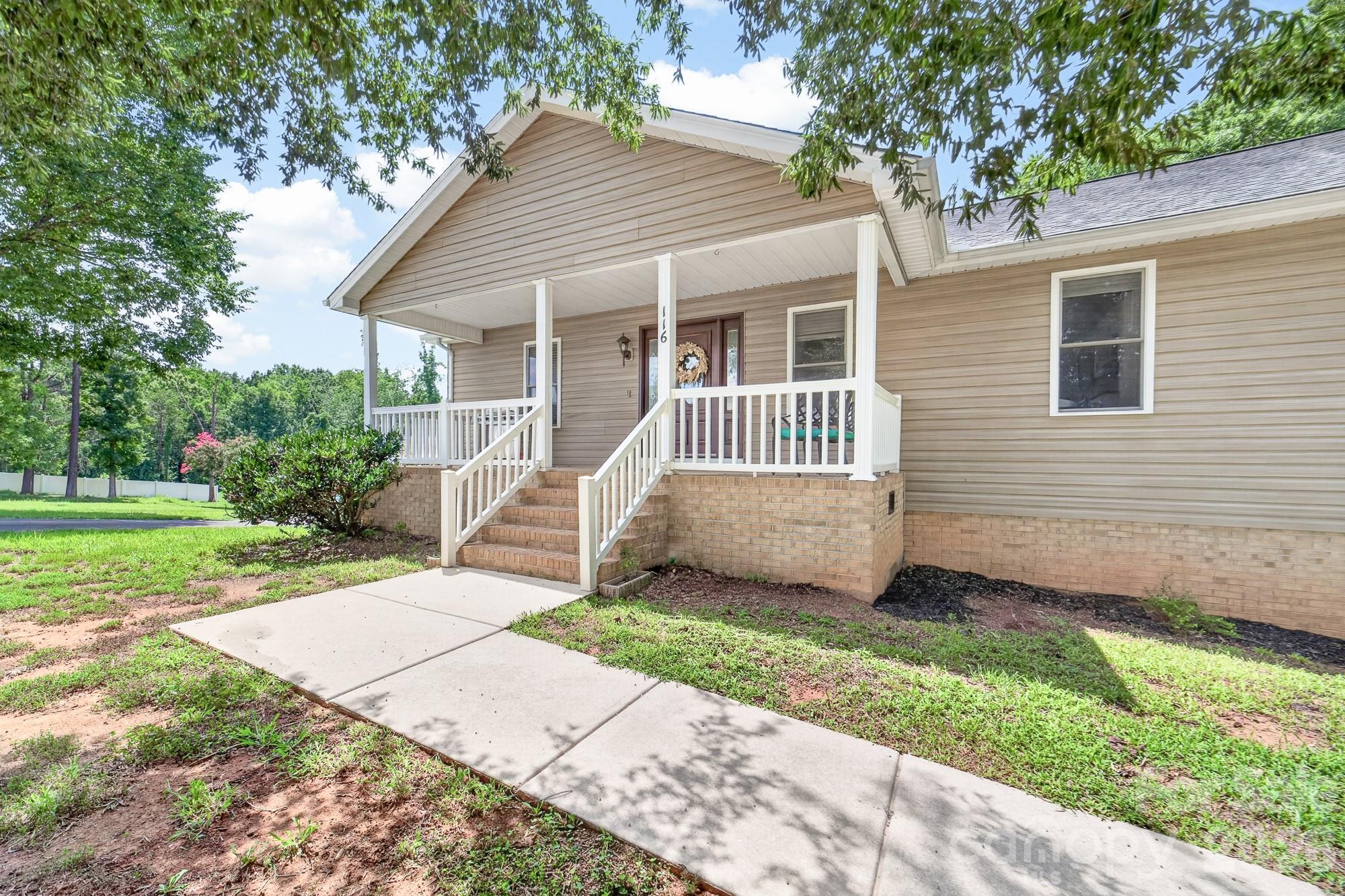 116 Brewer Lane — Mooresville