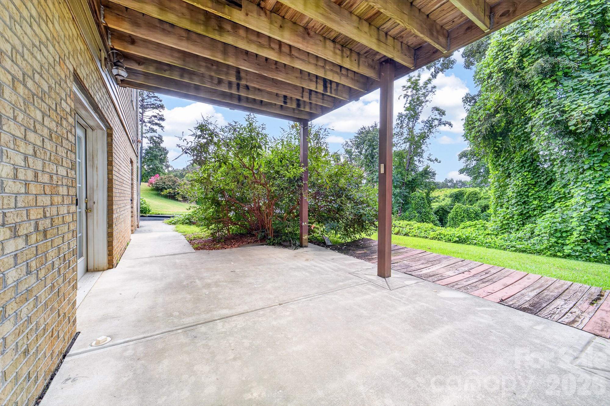 116 Brewer Lane — Mooresville