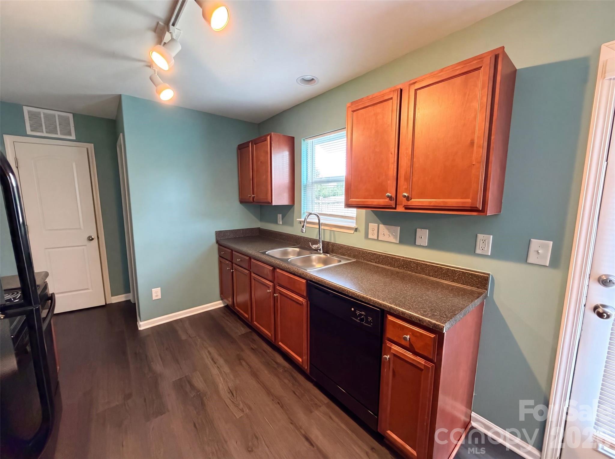 5730 Natick Drive — Charlotte