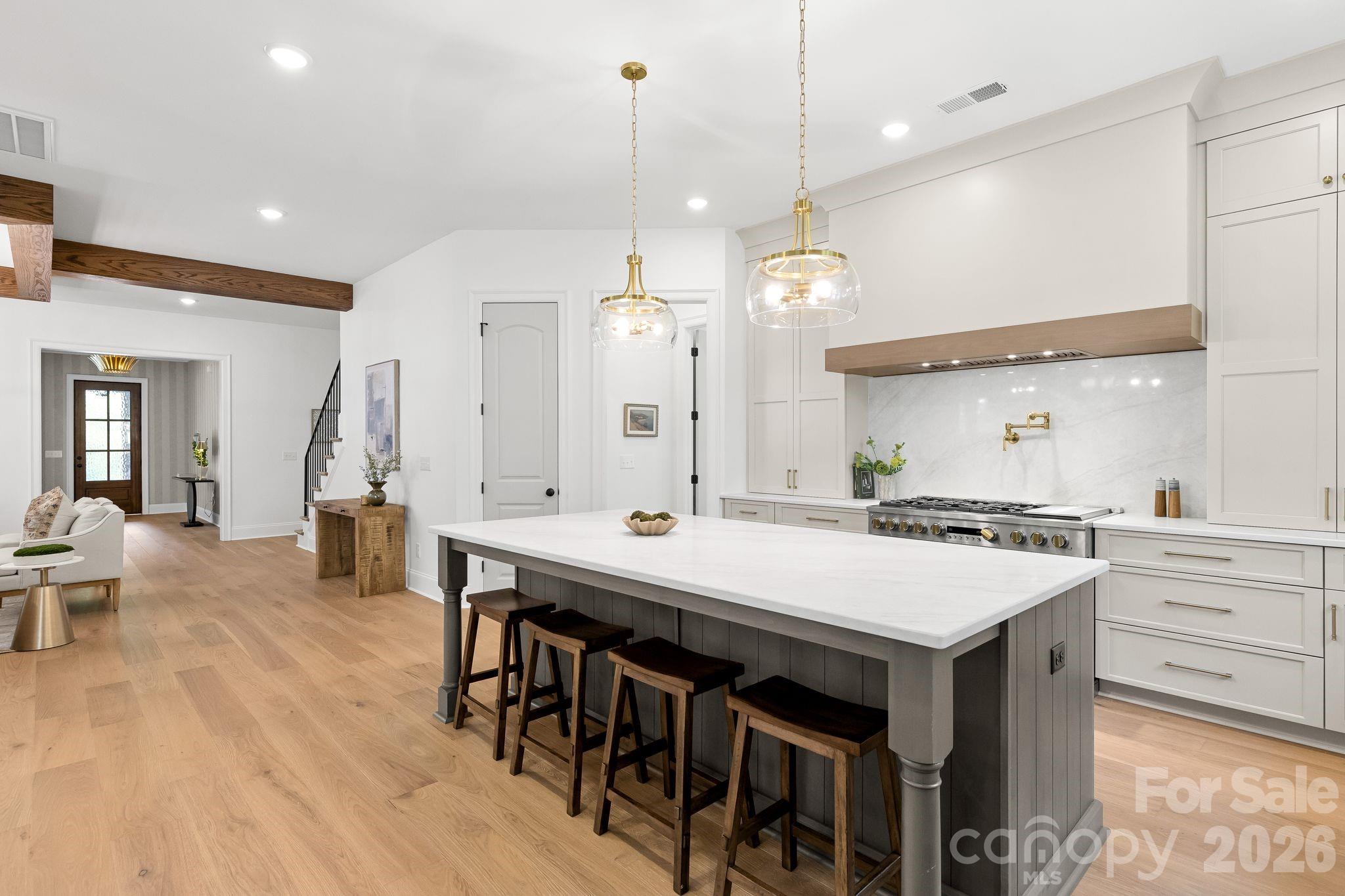 815 Manhasset Road — Charlotte