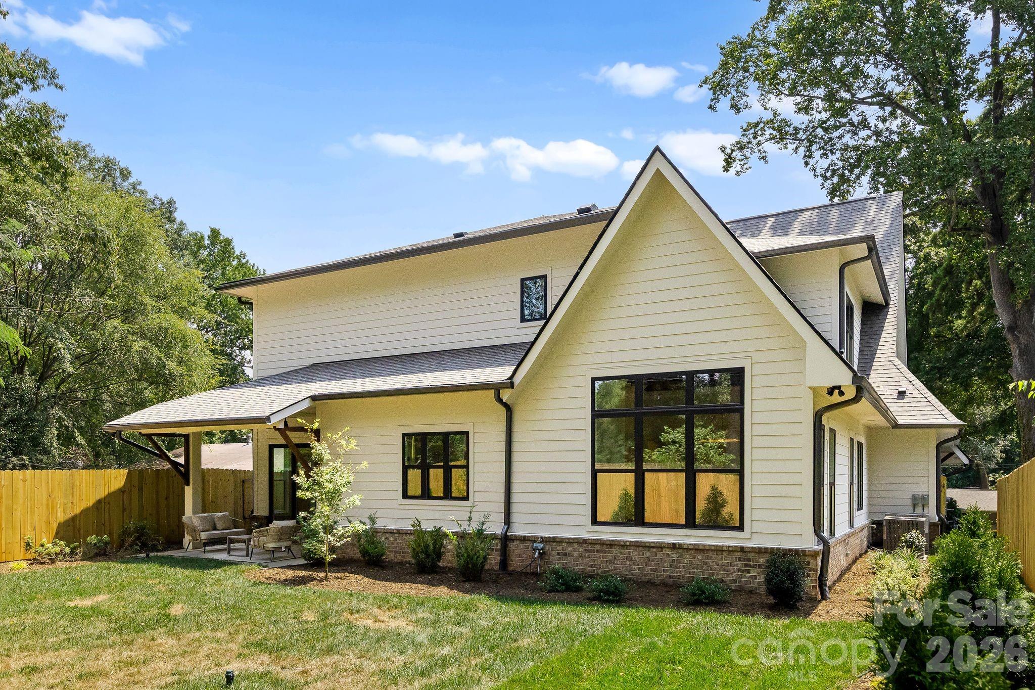 815 Manhasset Road — Charlotte