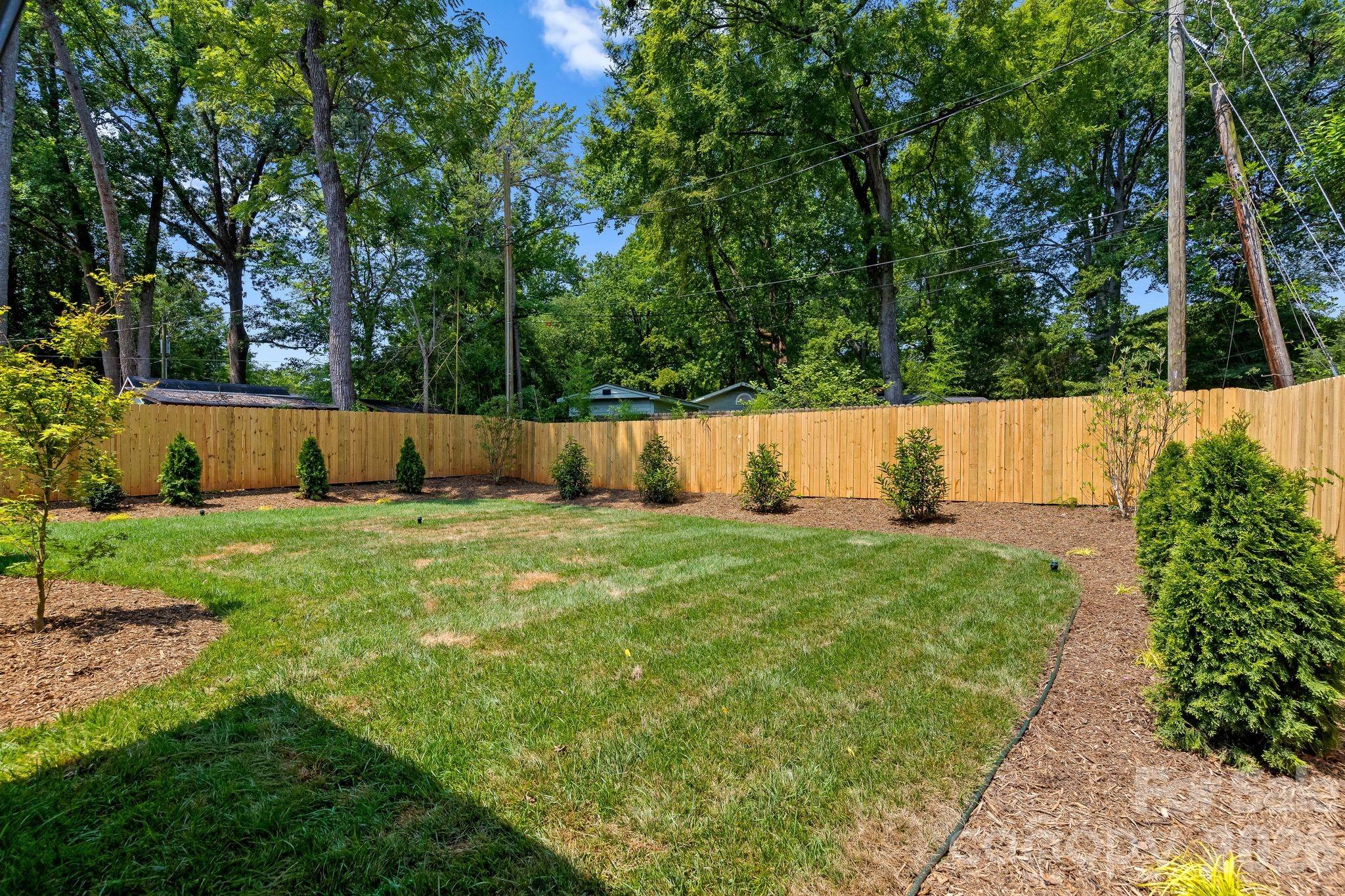 815 Manhasset Road — Charlotte