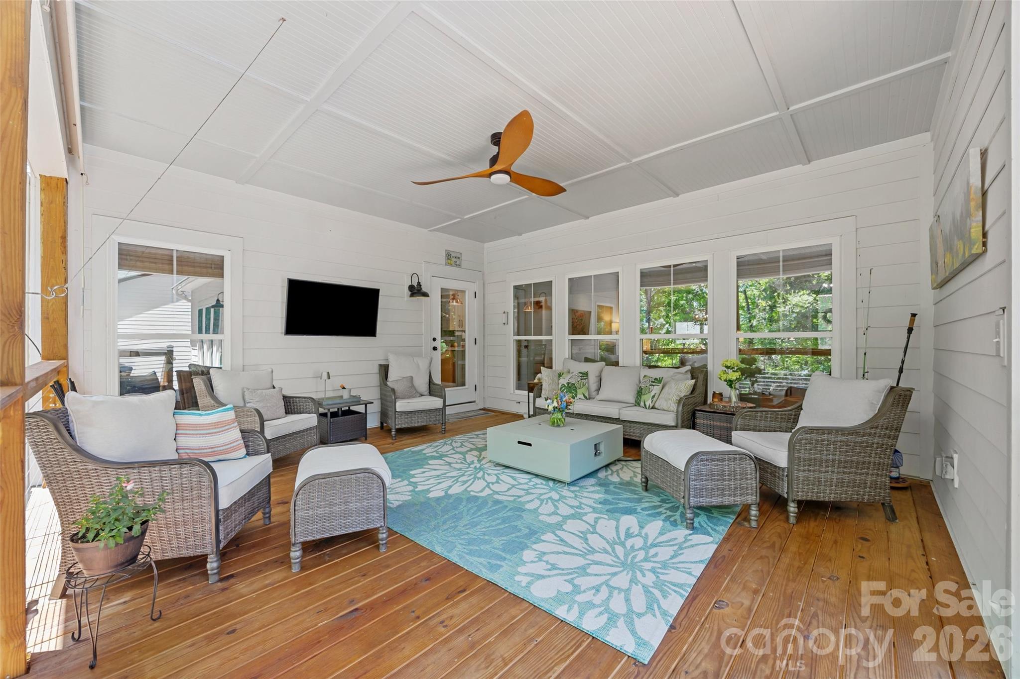 662 Sandbar Point — Lake Wylie
