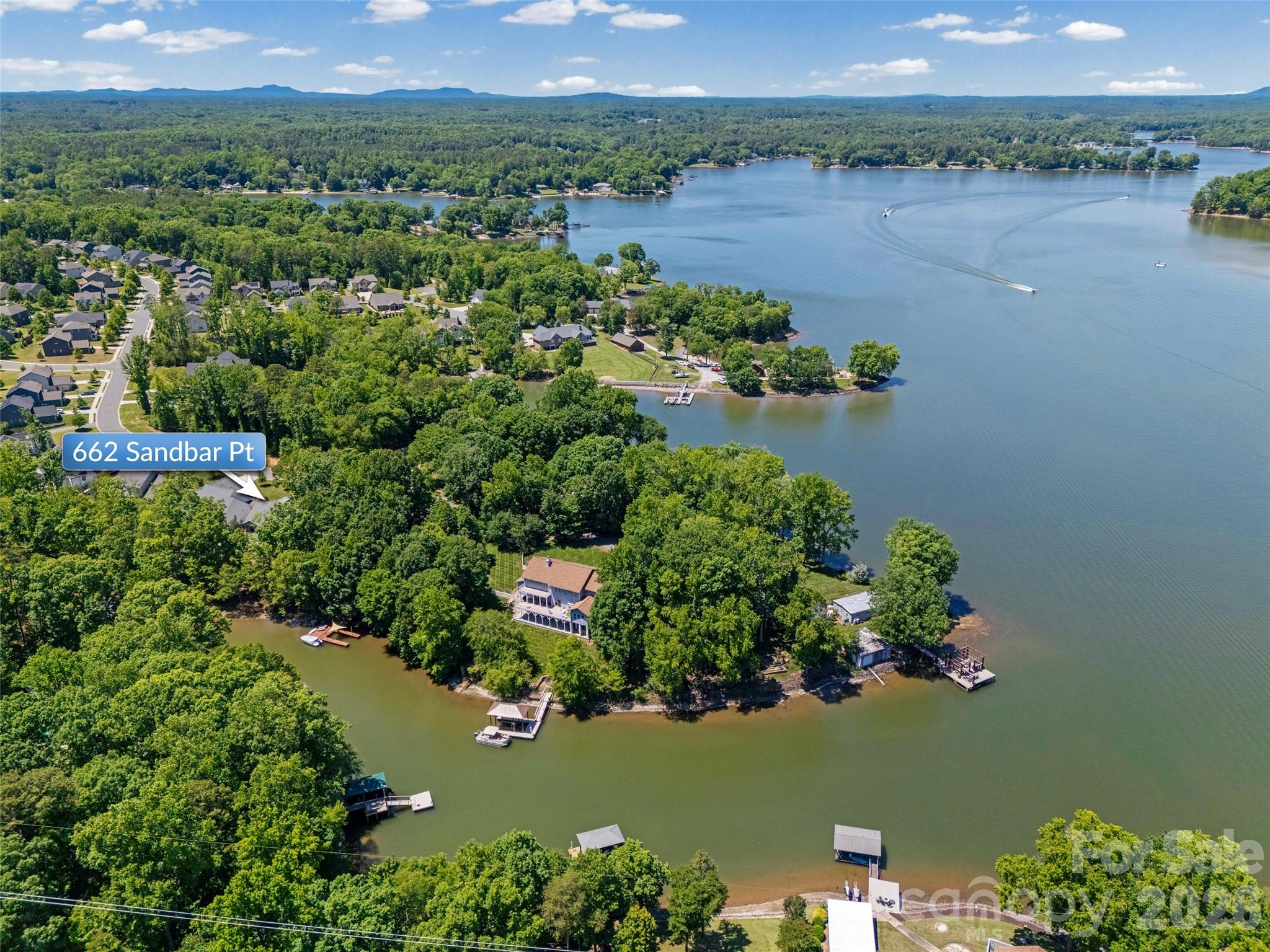 662 Sandbar Point — Lake Wylie