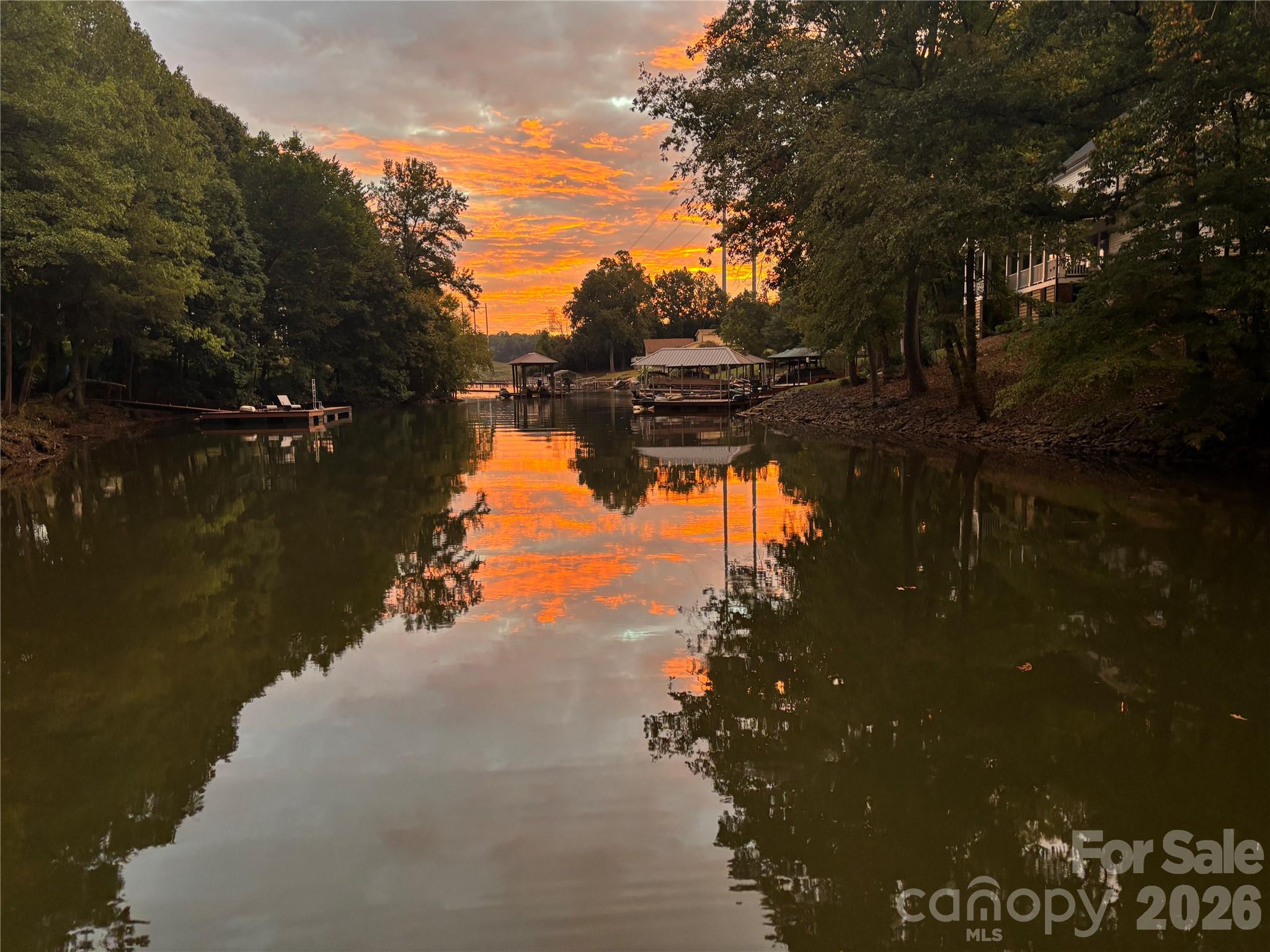 662 Sandbar Point — Lake Wylie