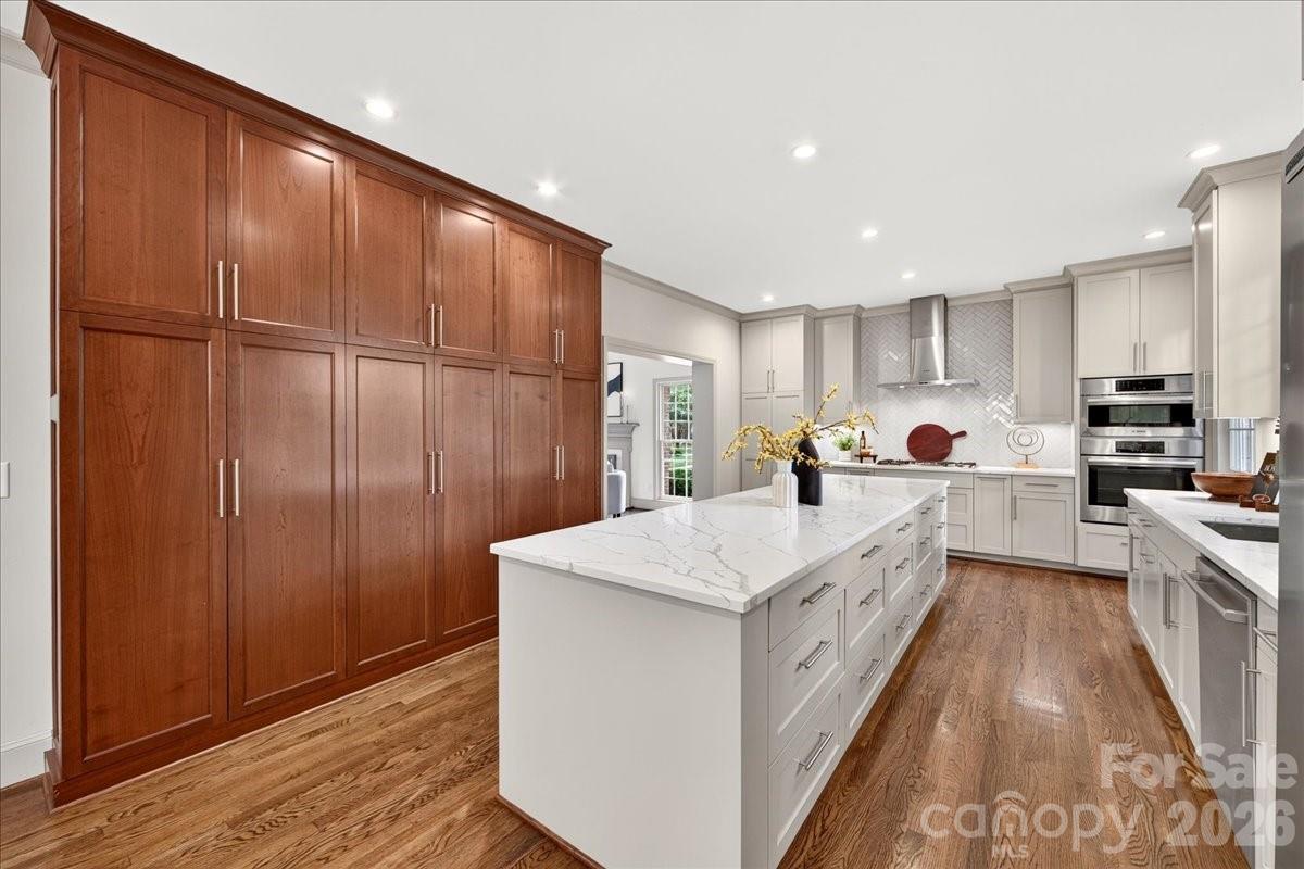 2349 Thetford Court — Charlotte