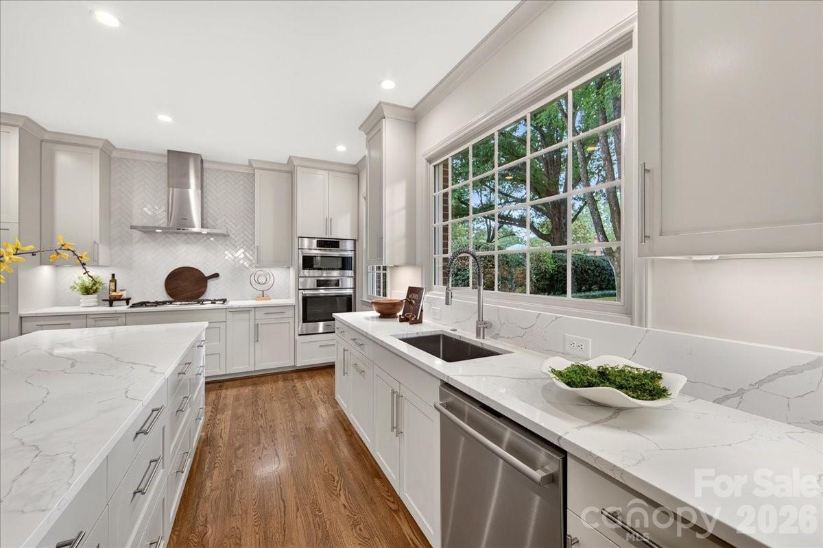 2349 Thetford Court — Charlotte