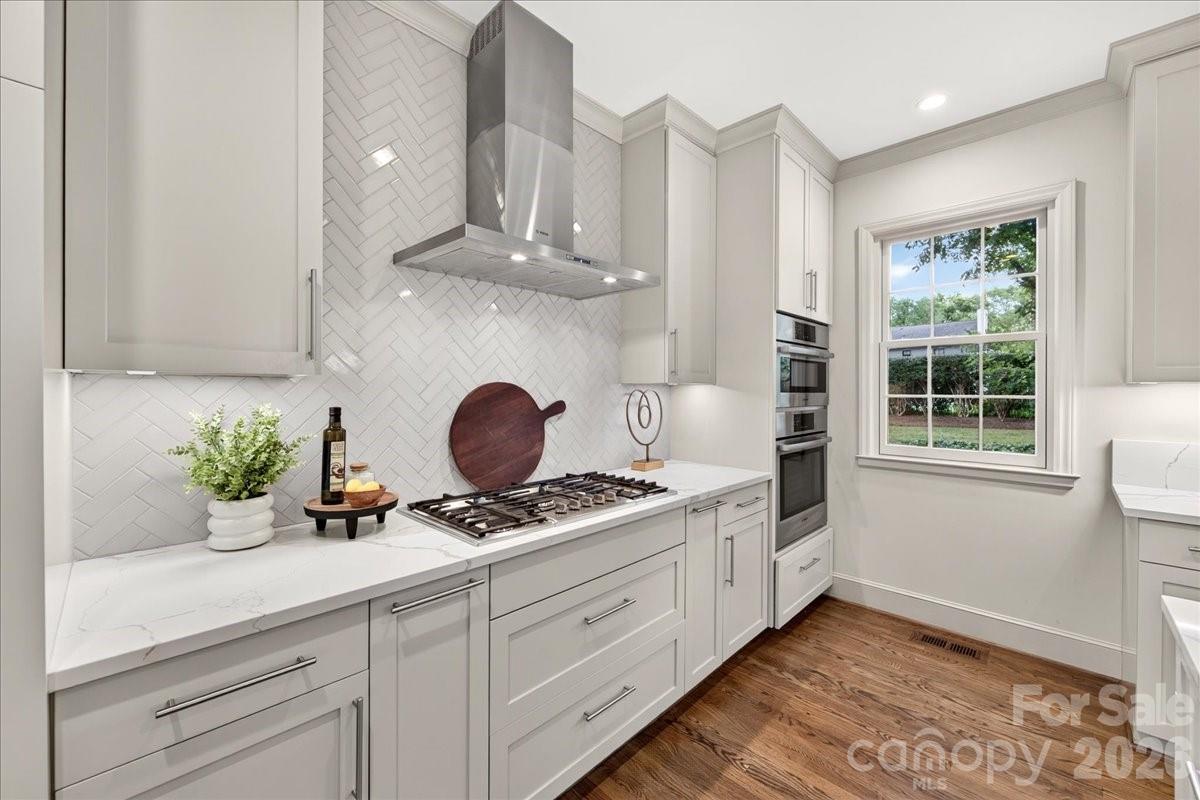2349 Thetford Court — Charlotte