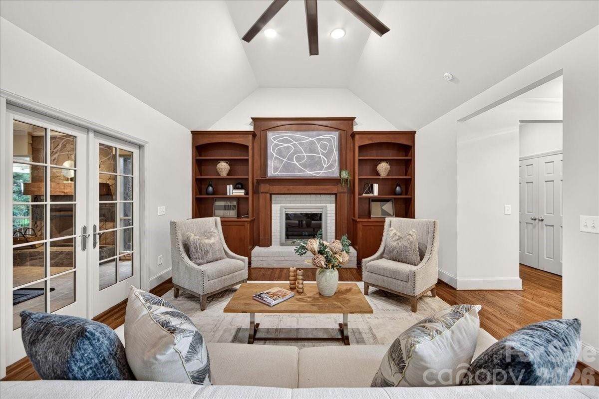 2349 Thetford Court — Charlotte
