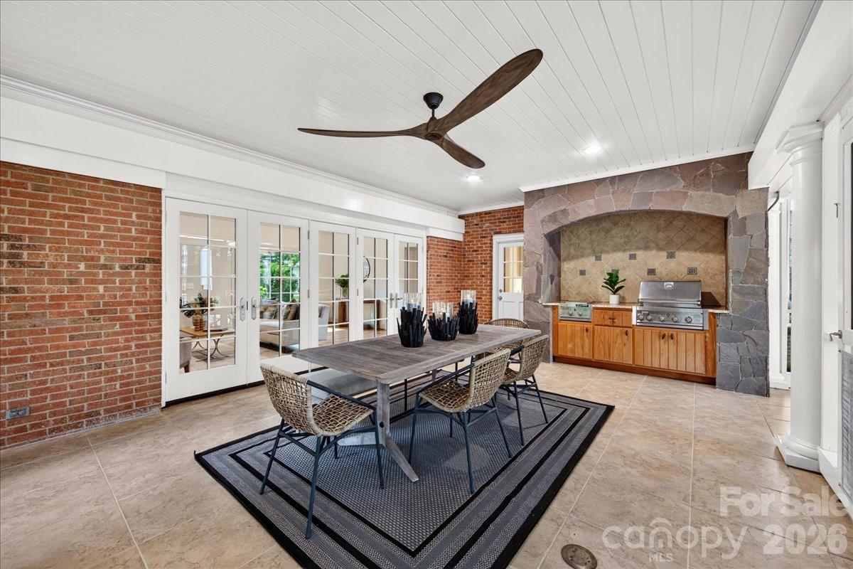 2349 Thetford Court — Charlotte