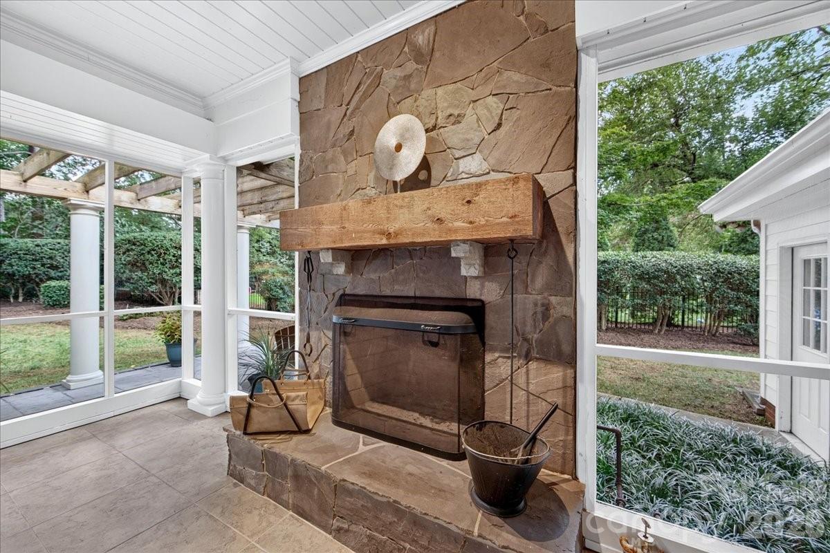 2349 Thetford Court — Charlotte