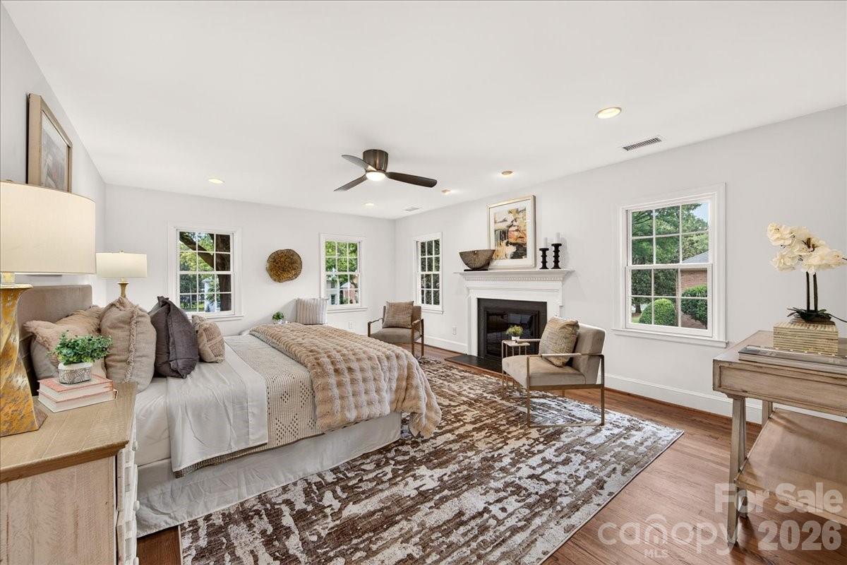 2349 Thetford Court — Charlotte