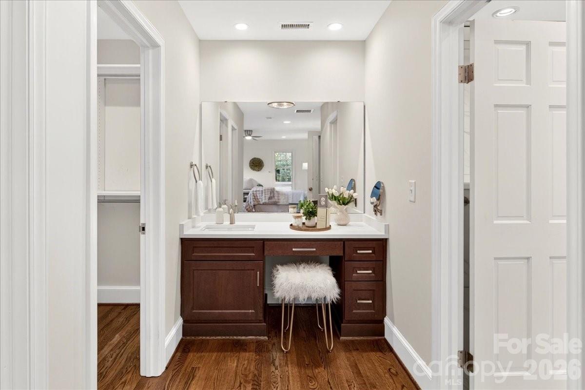 2349 Thetford Court — Charlotte