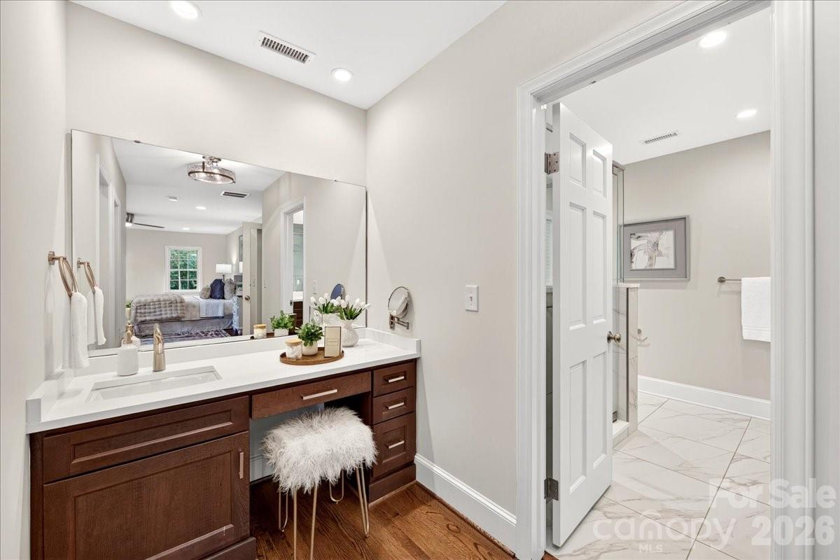 2349 Thetford Court — Charlotte