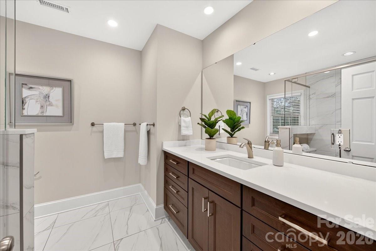 2349 Thetford Court — Charlotte
