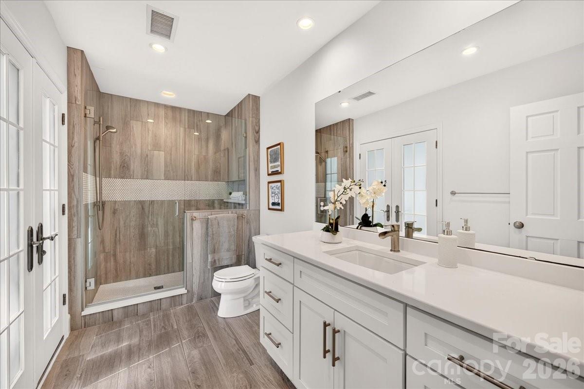 2349 Thetford Court — Charlotte
