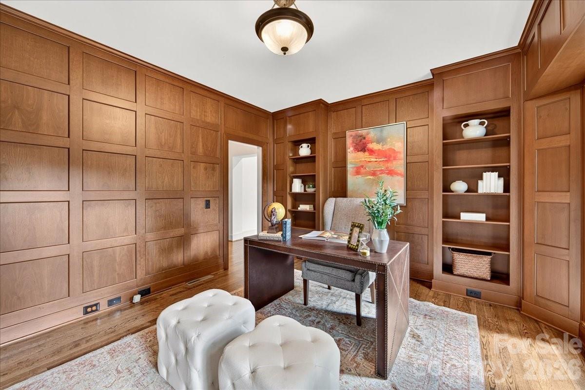 2349 Thetford Court — Charlotte