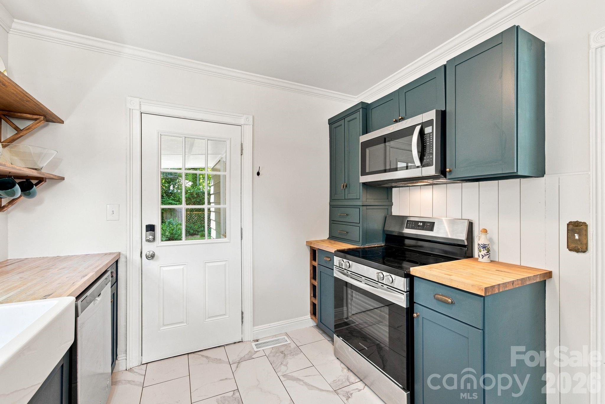 2438 Remount Road — Charlotte