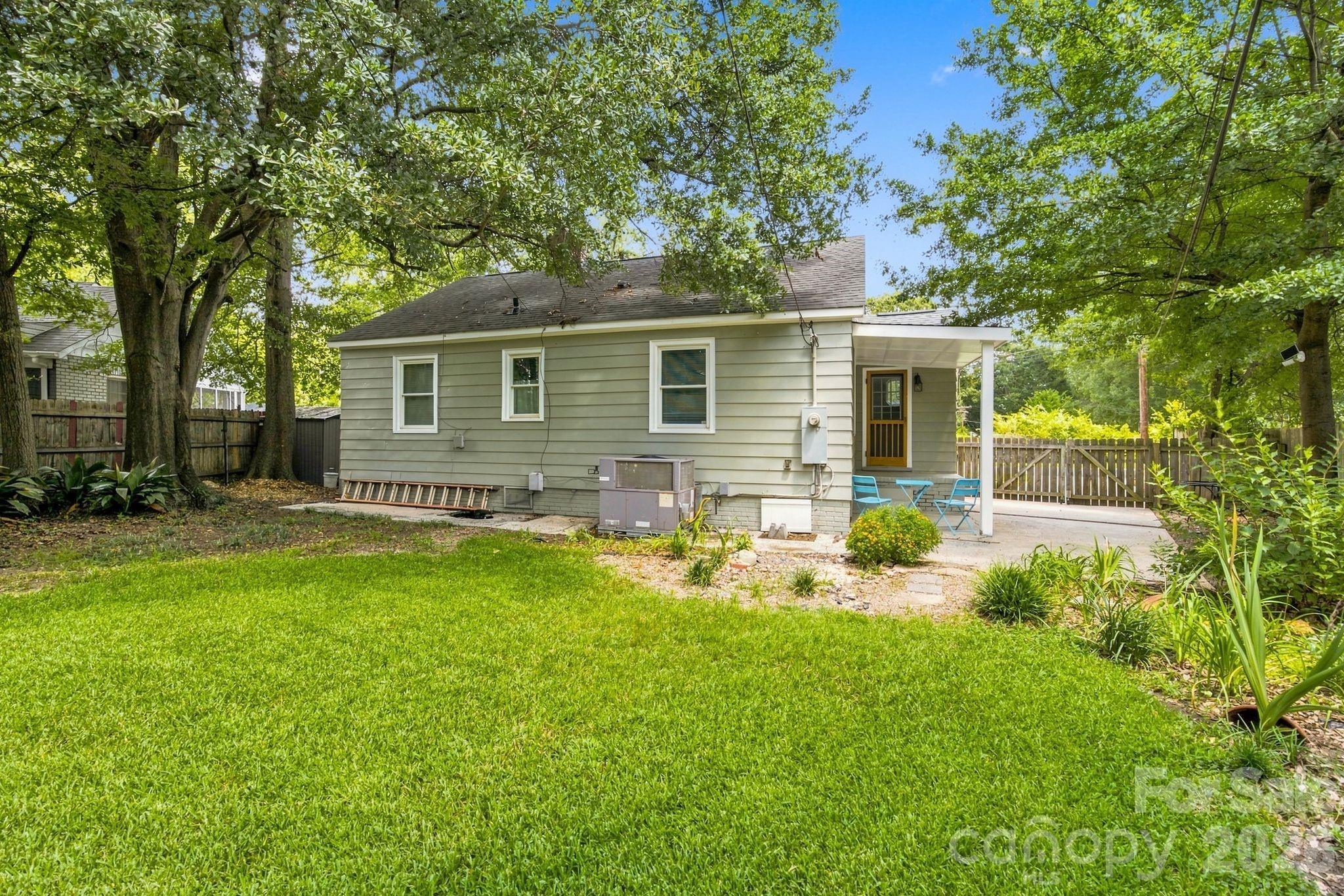 2438 Remount Road — Charlotte