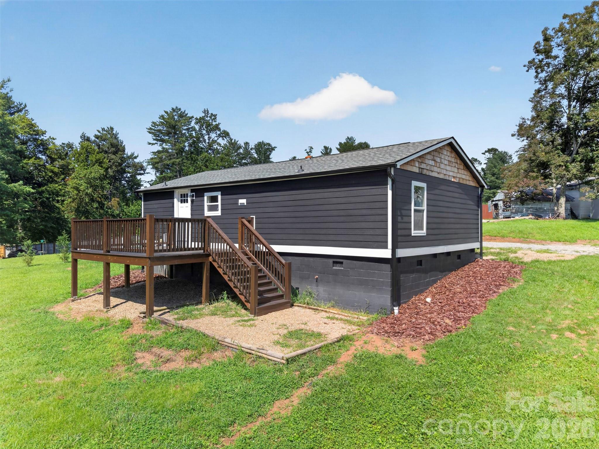 74 TJ Trail — Hendersonville