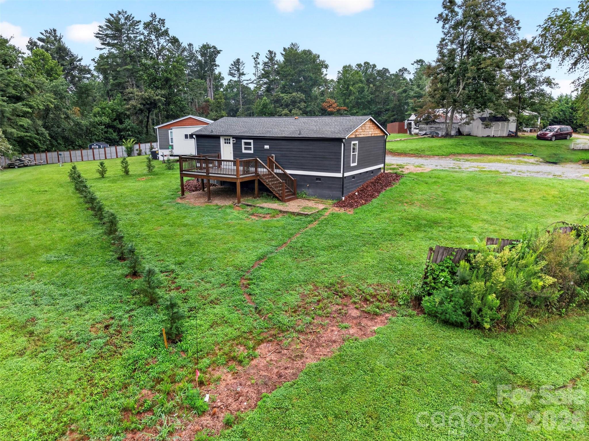 74 TJ Trail — Hendersonville