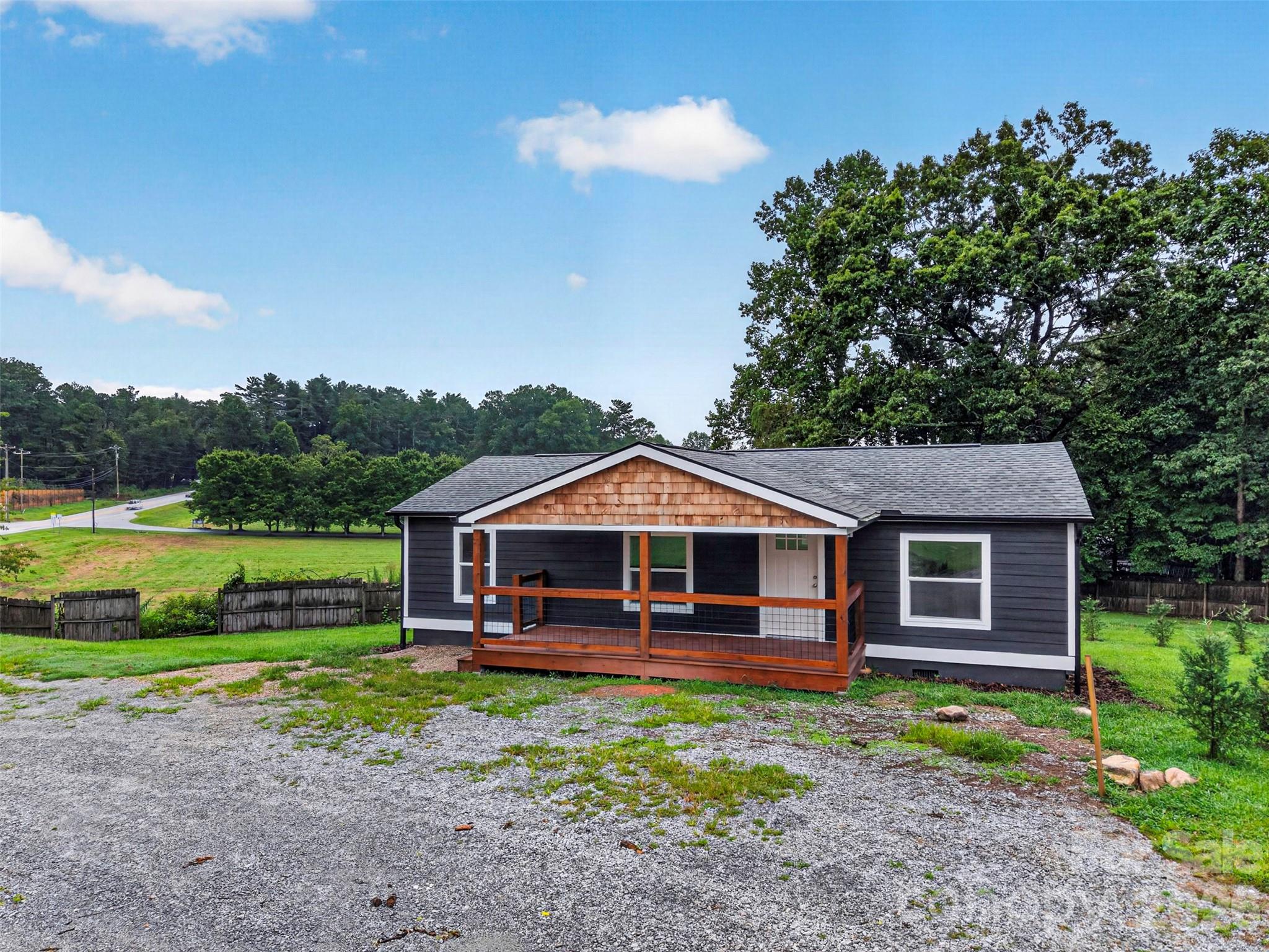 74 TJ Trail — Hendersonville