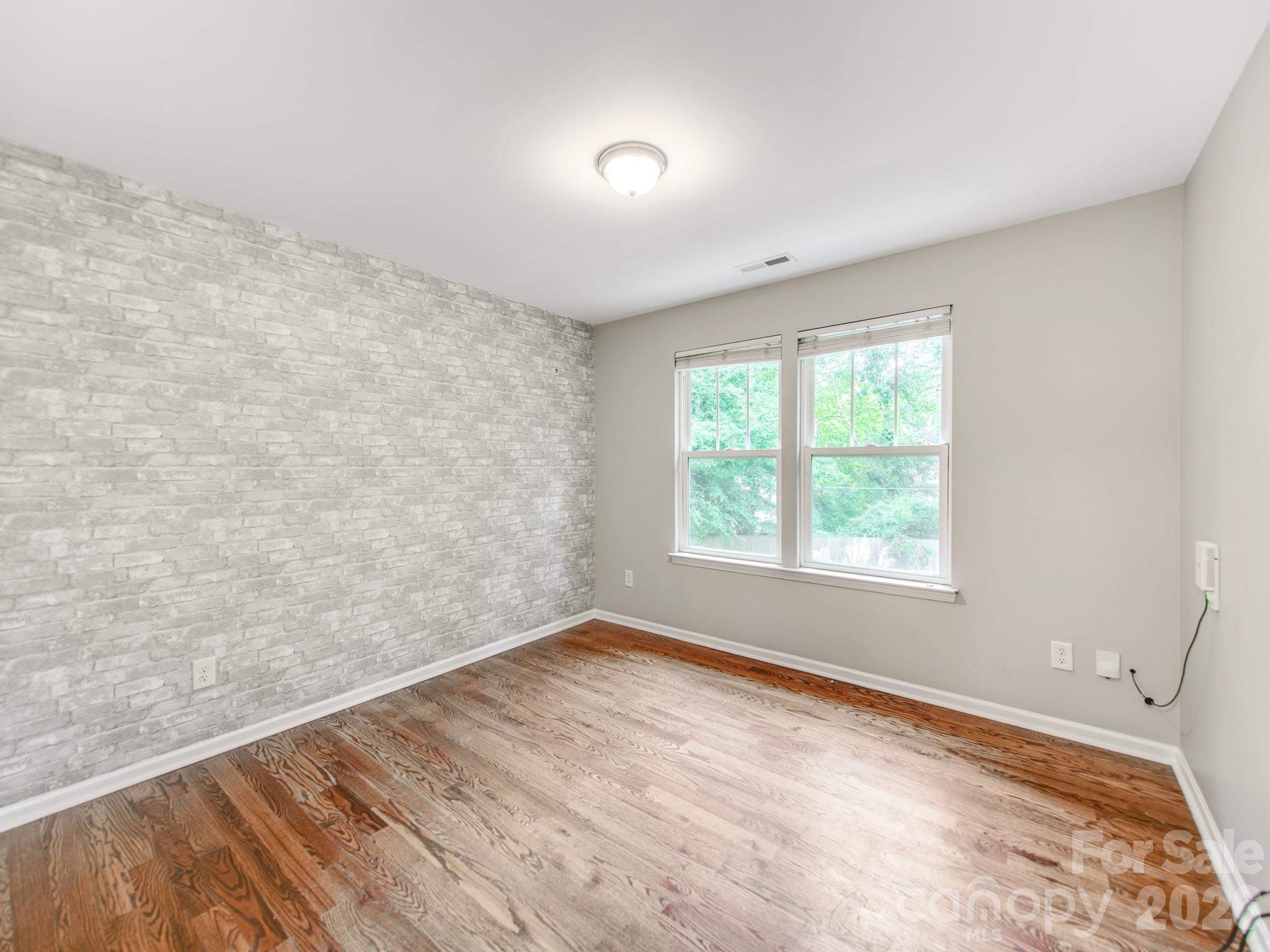 3021 Cresthill Drive — Charlotte