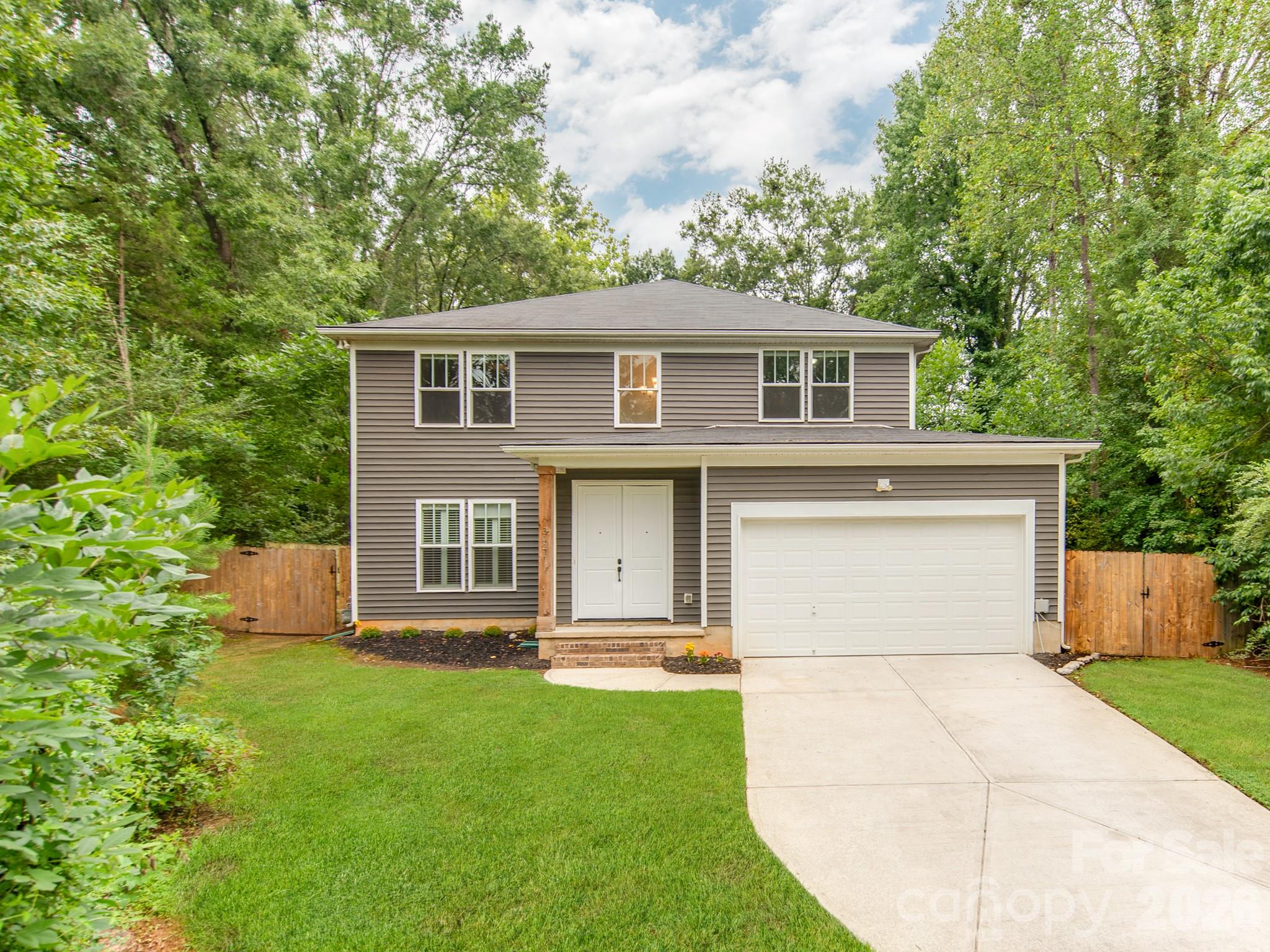 3021 Cresthill Drive — Charlotte
