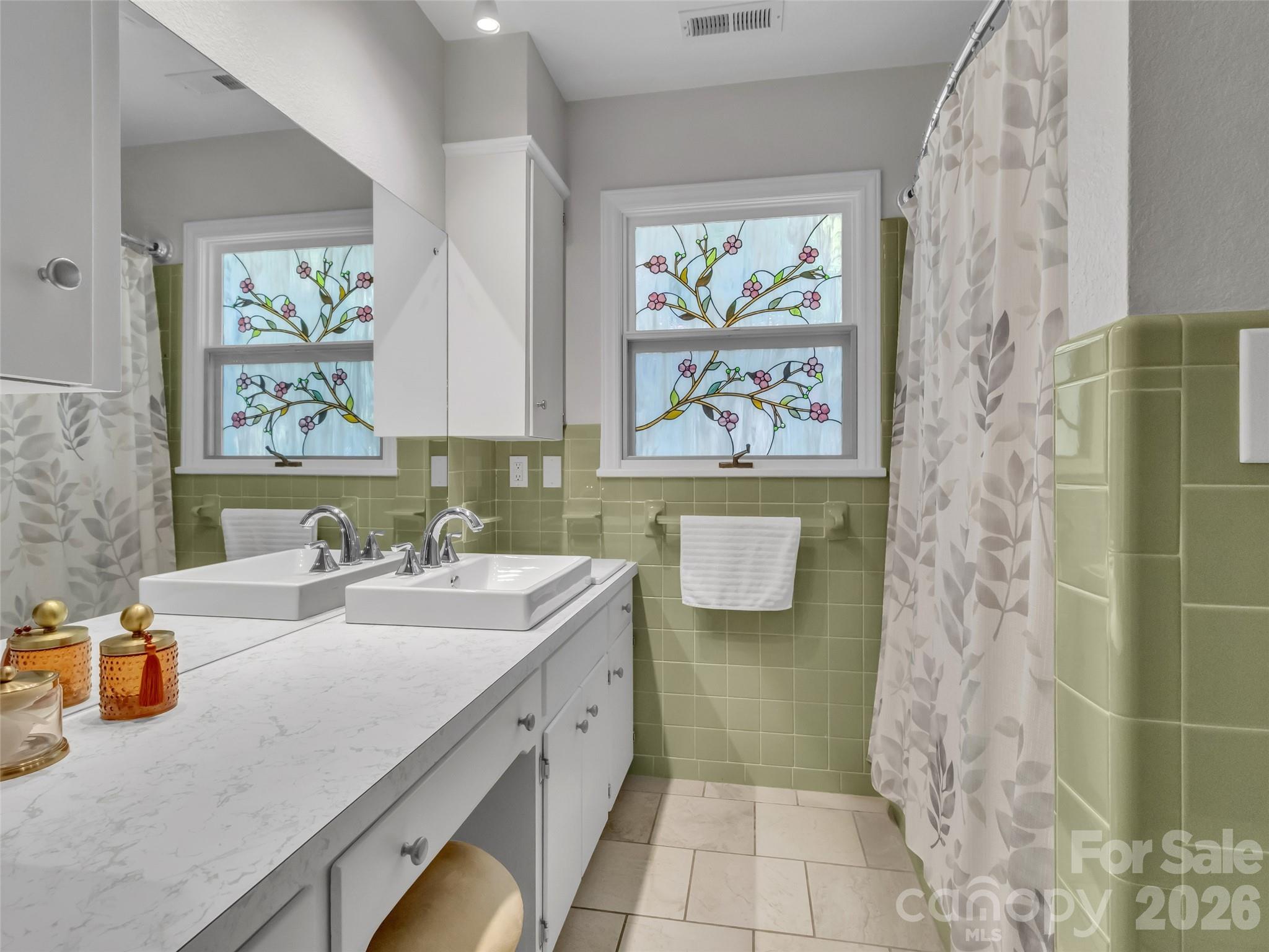 43 Red Oak Drive — Maggie Valley