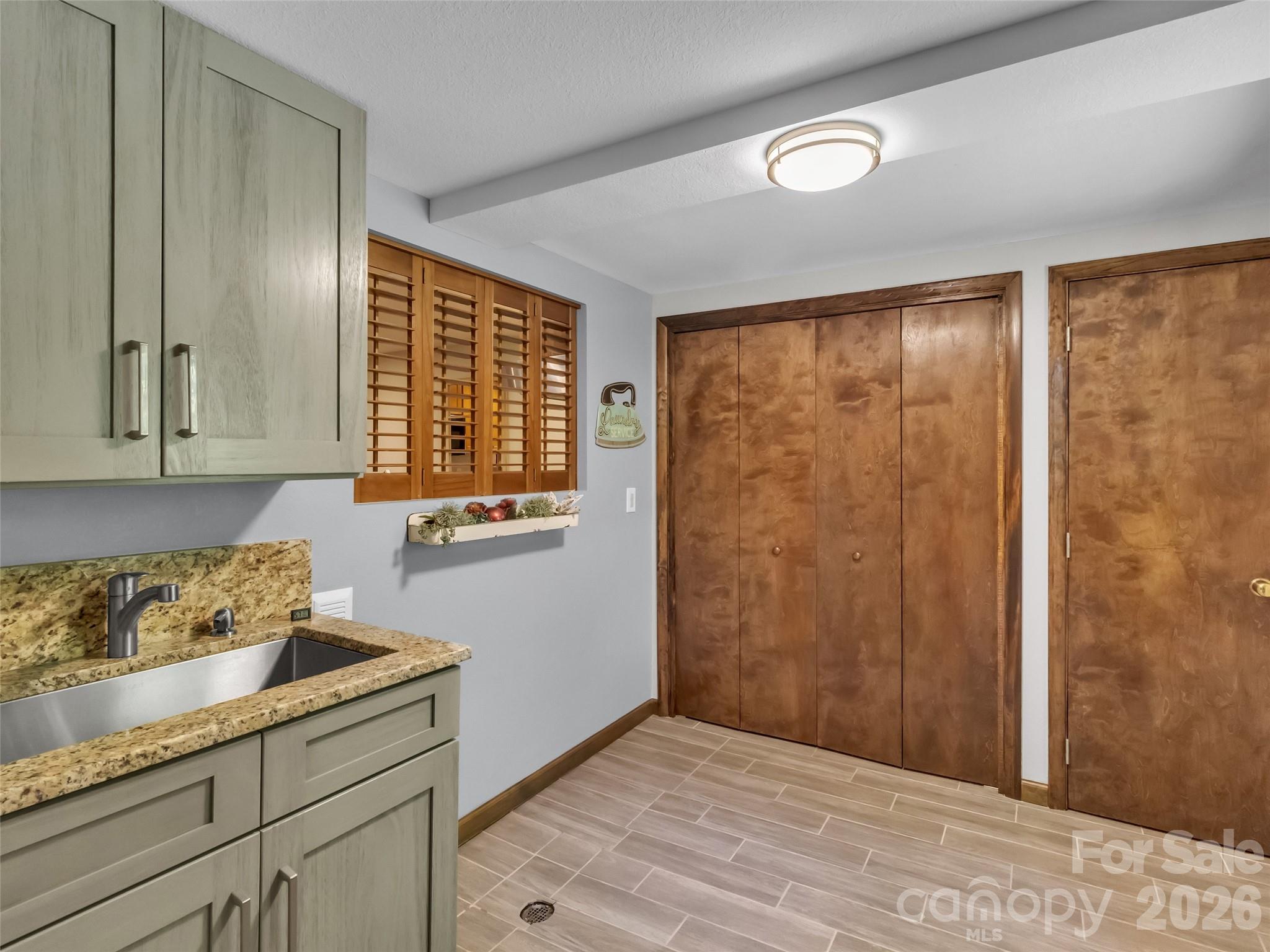 43 Red Oak Drive — Maggie Valley