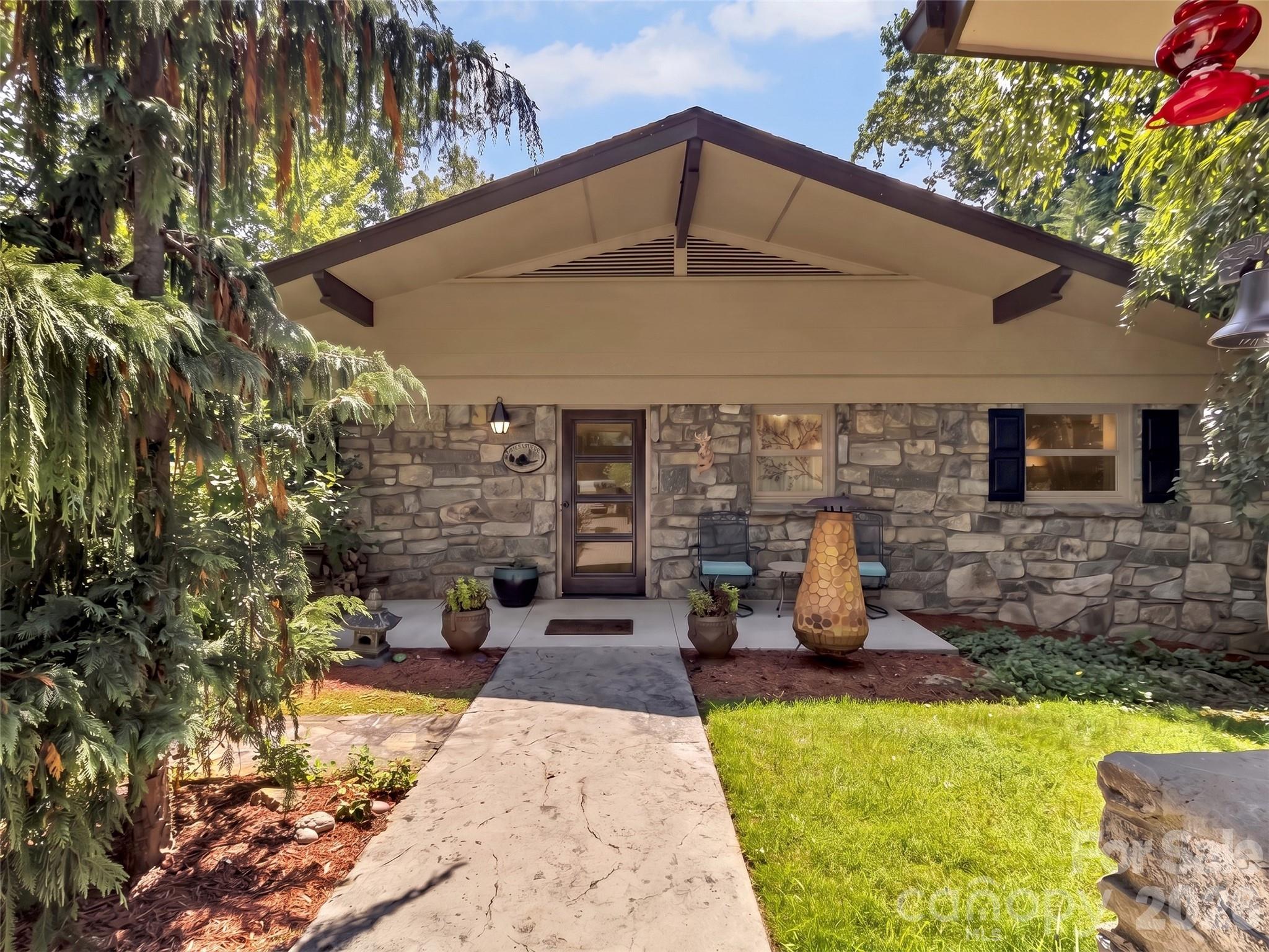 43 Red Oak Drive — Maggie Valley