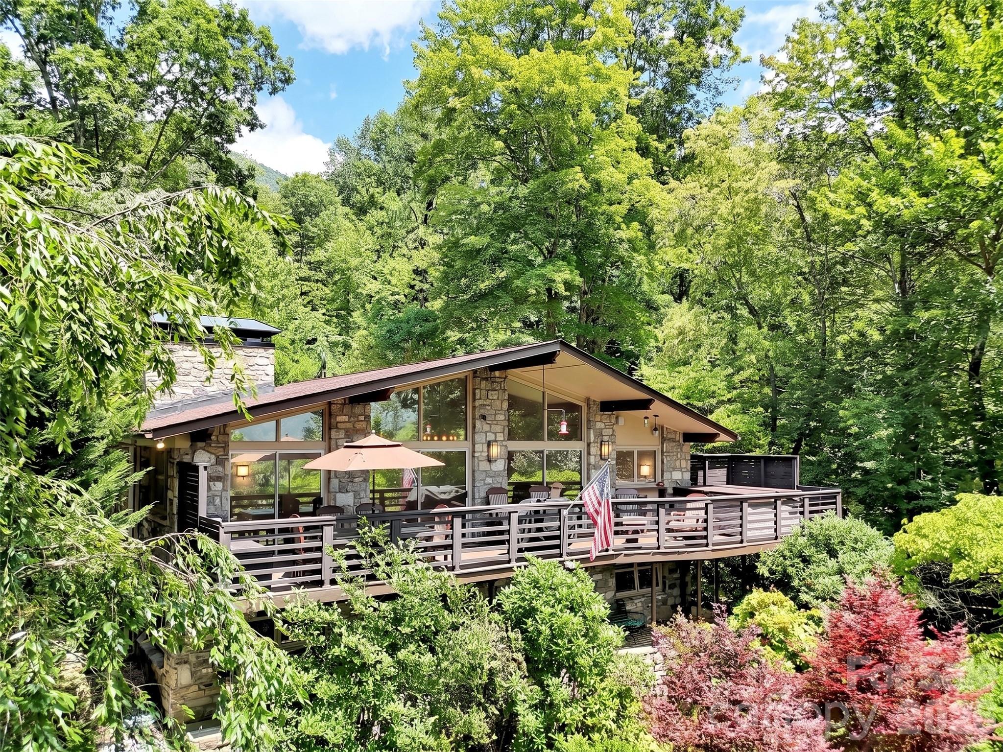 43 Red Oak Drive — Maggie Valley