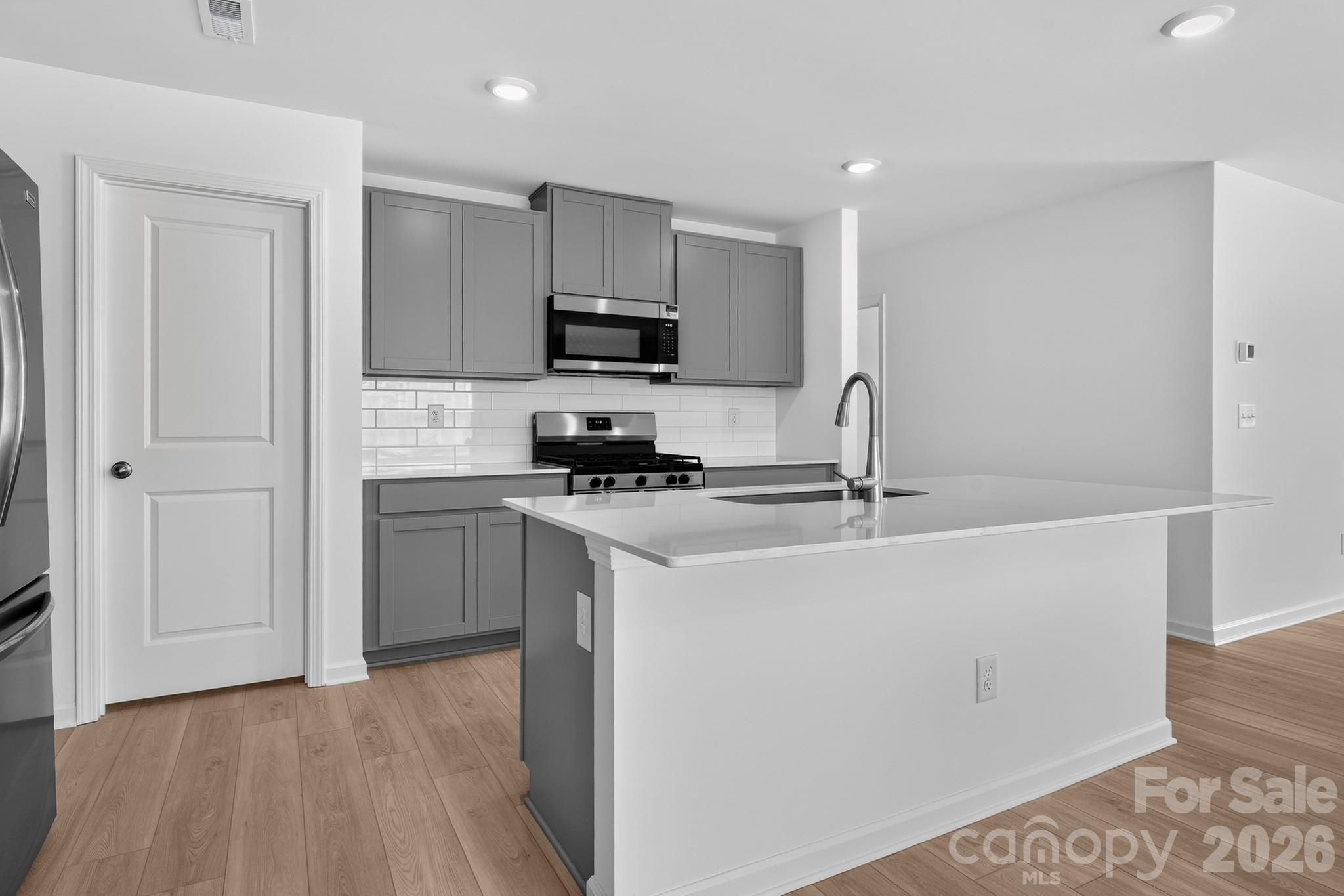 1250 Ambrosia Drive #90 — York