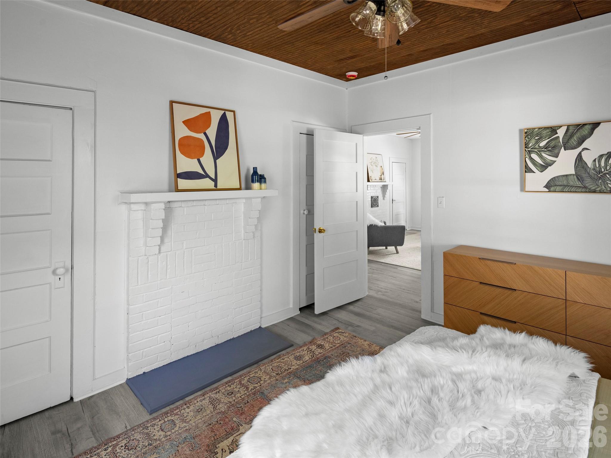 122 Edwards Avenue — Swannanoa