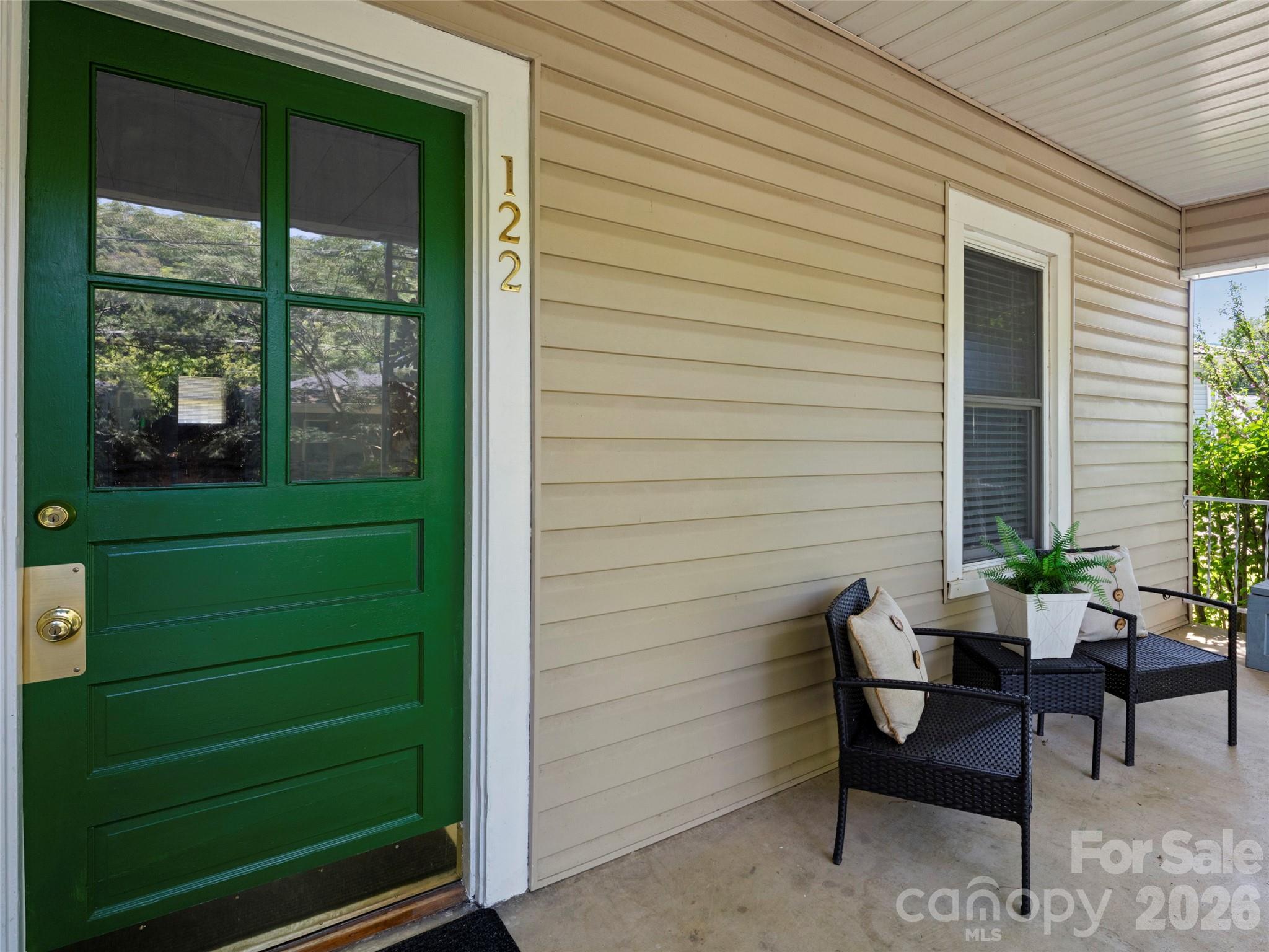122 Edwards Avenue — Swannanoa