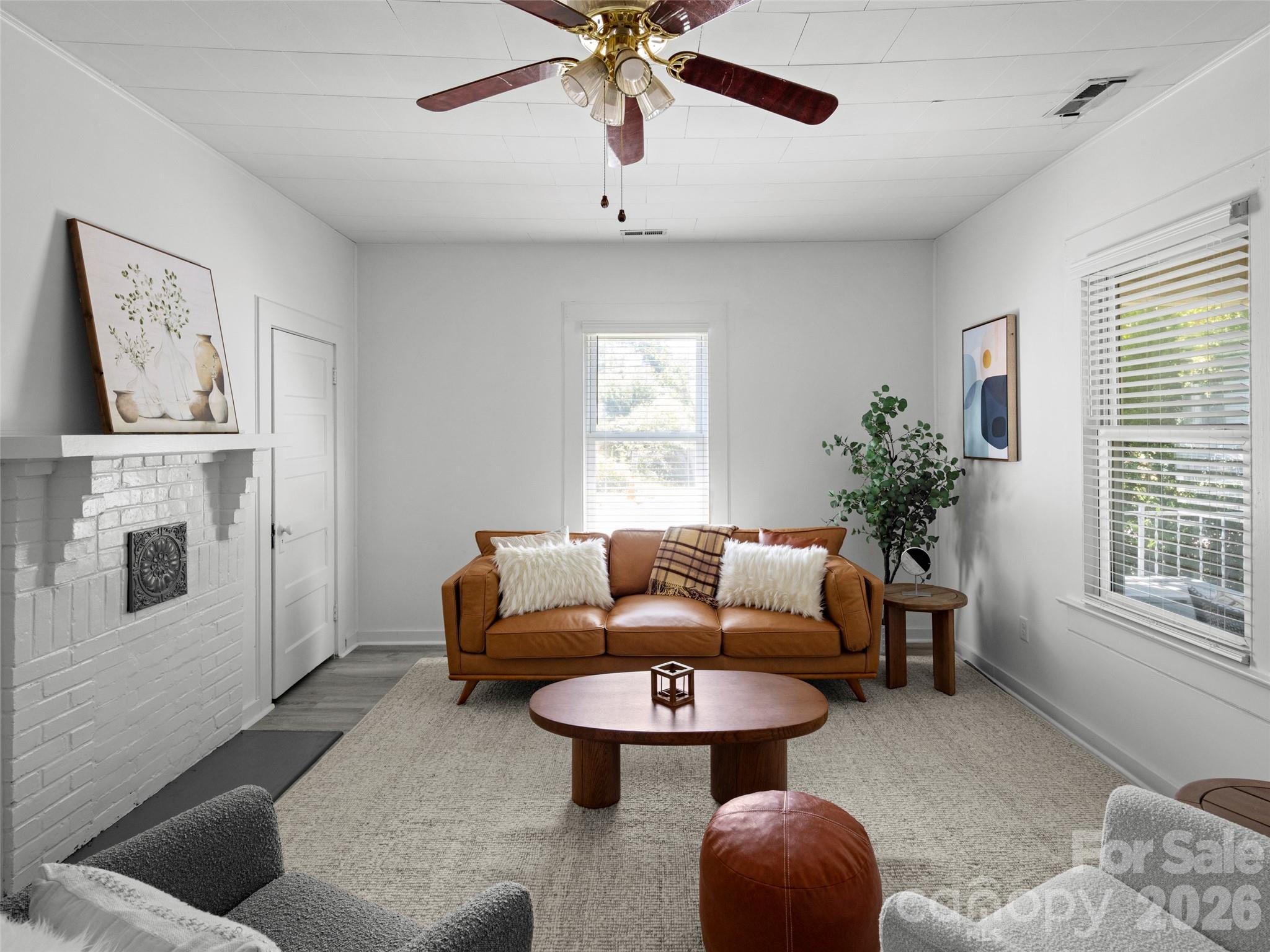 122 Edwards Avenue — Swannanoa