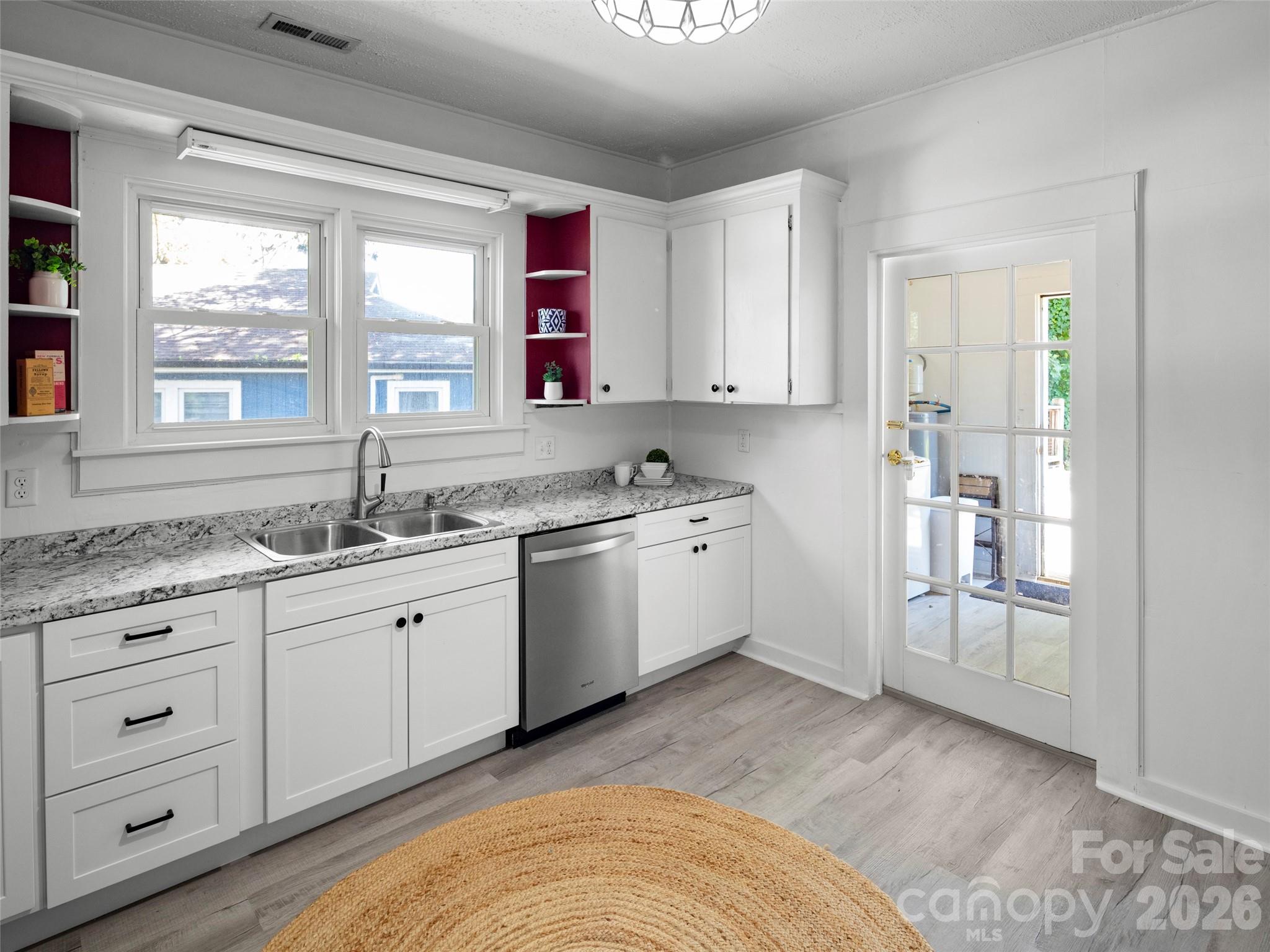 122 Edwards Avenue — Swannanoa