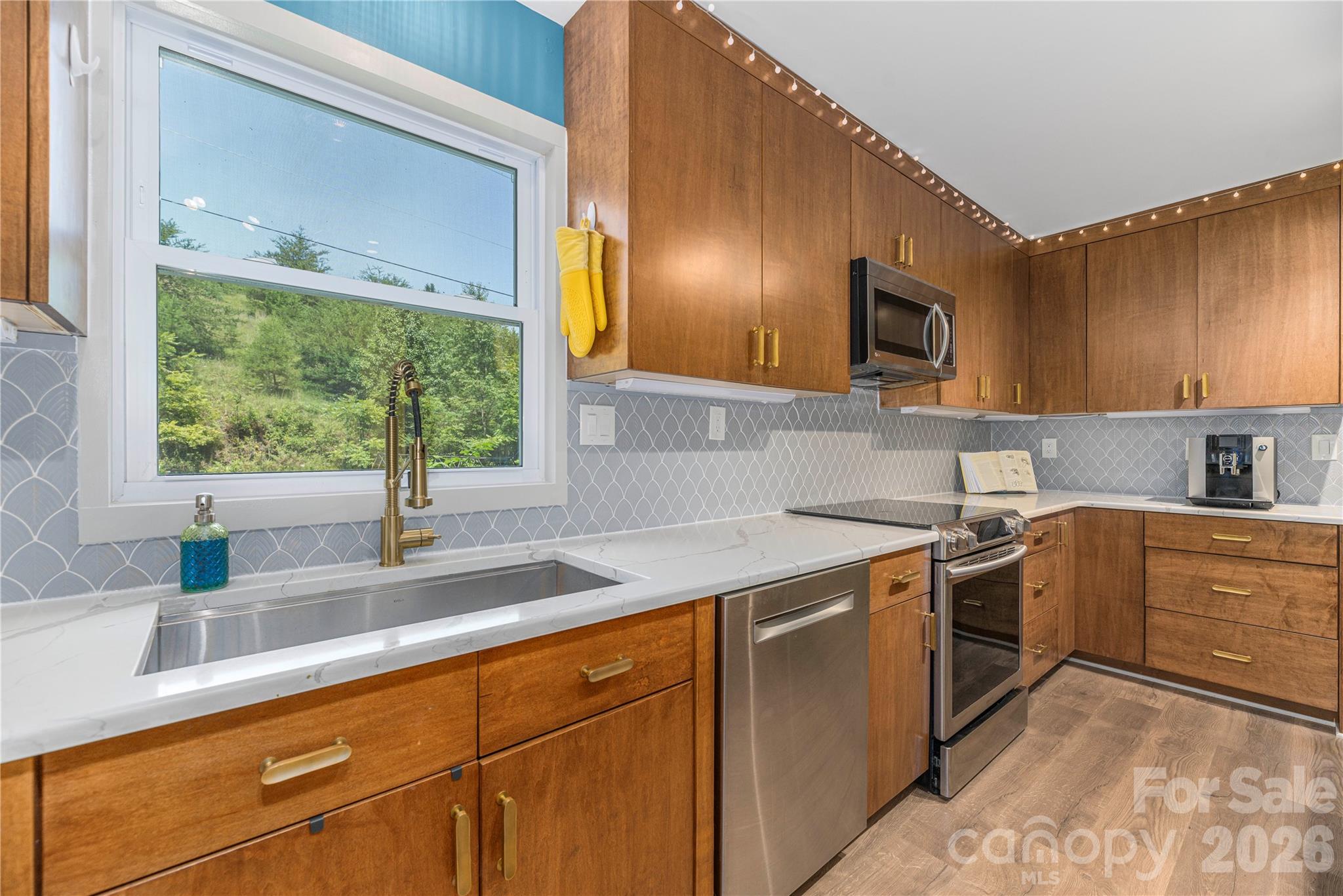 50 Embler Road — Alexander