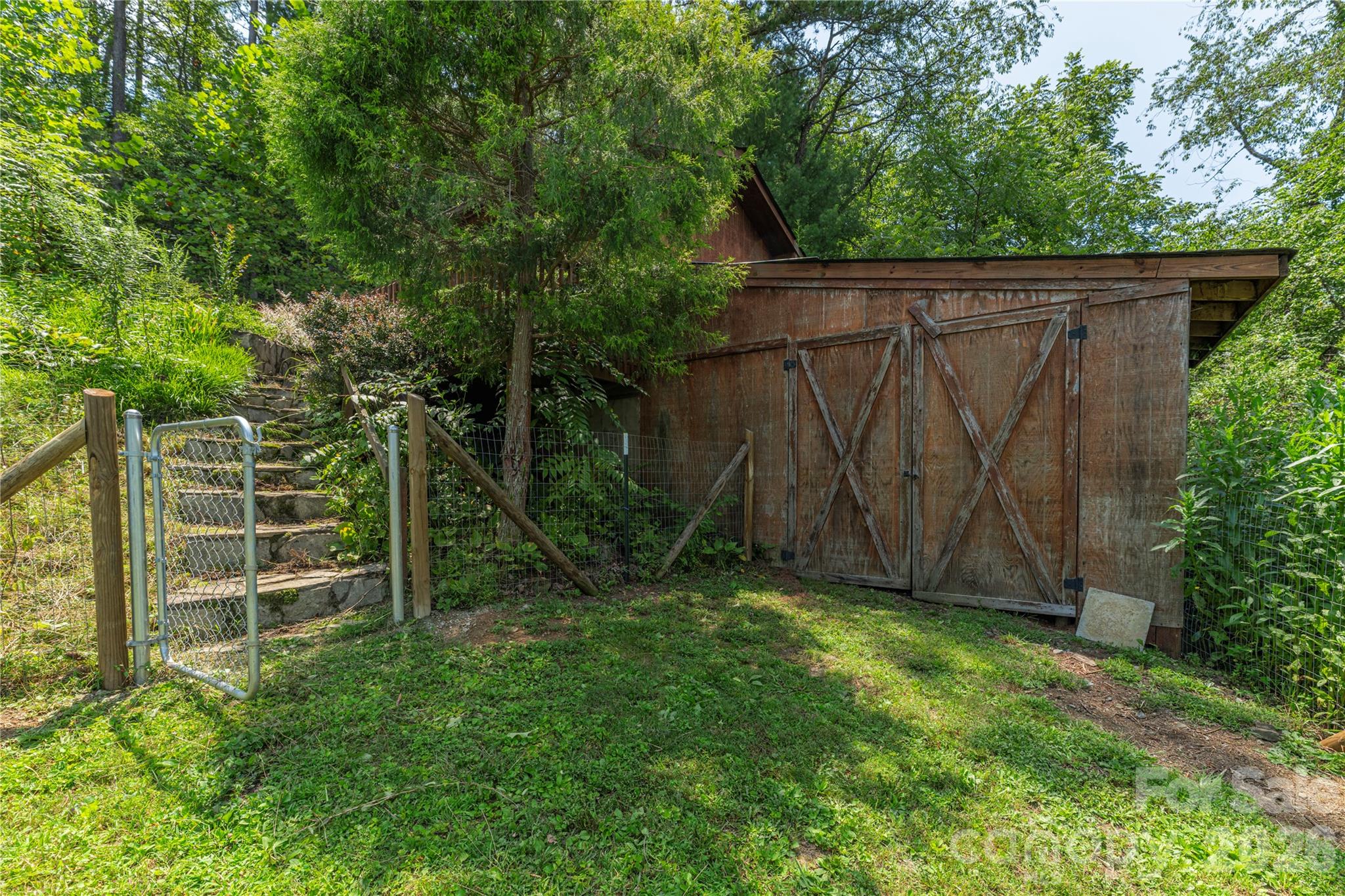 50 Embler Road — Alexander