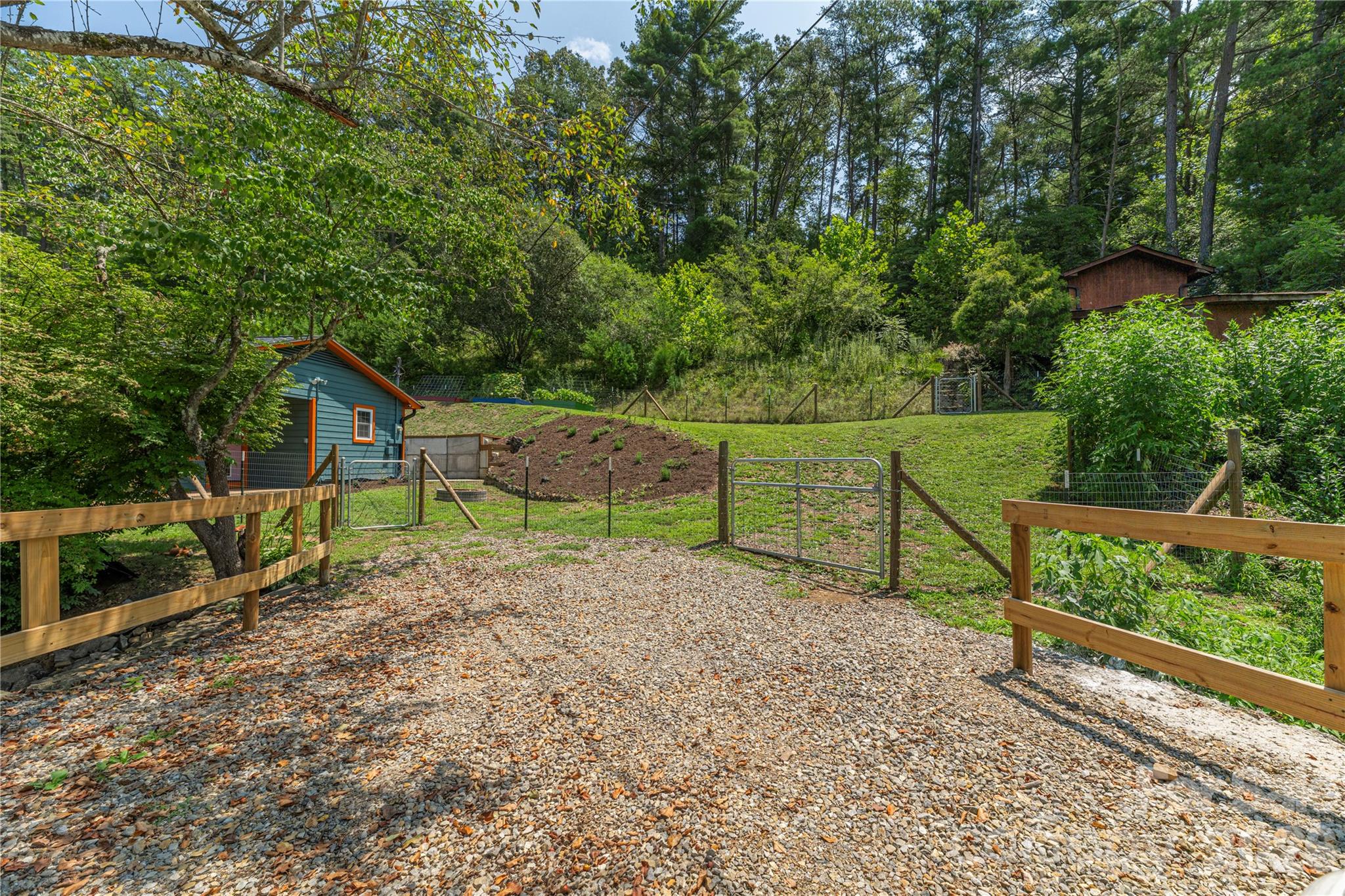 50 Embler Road — Alexander