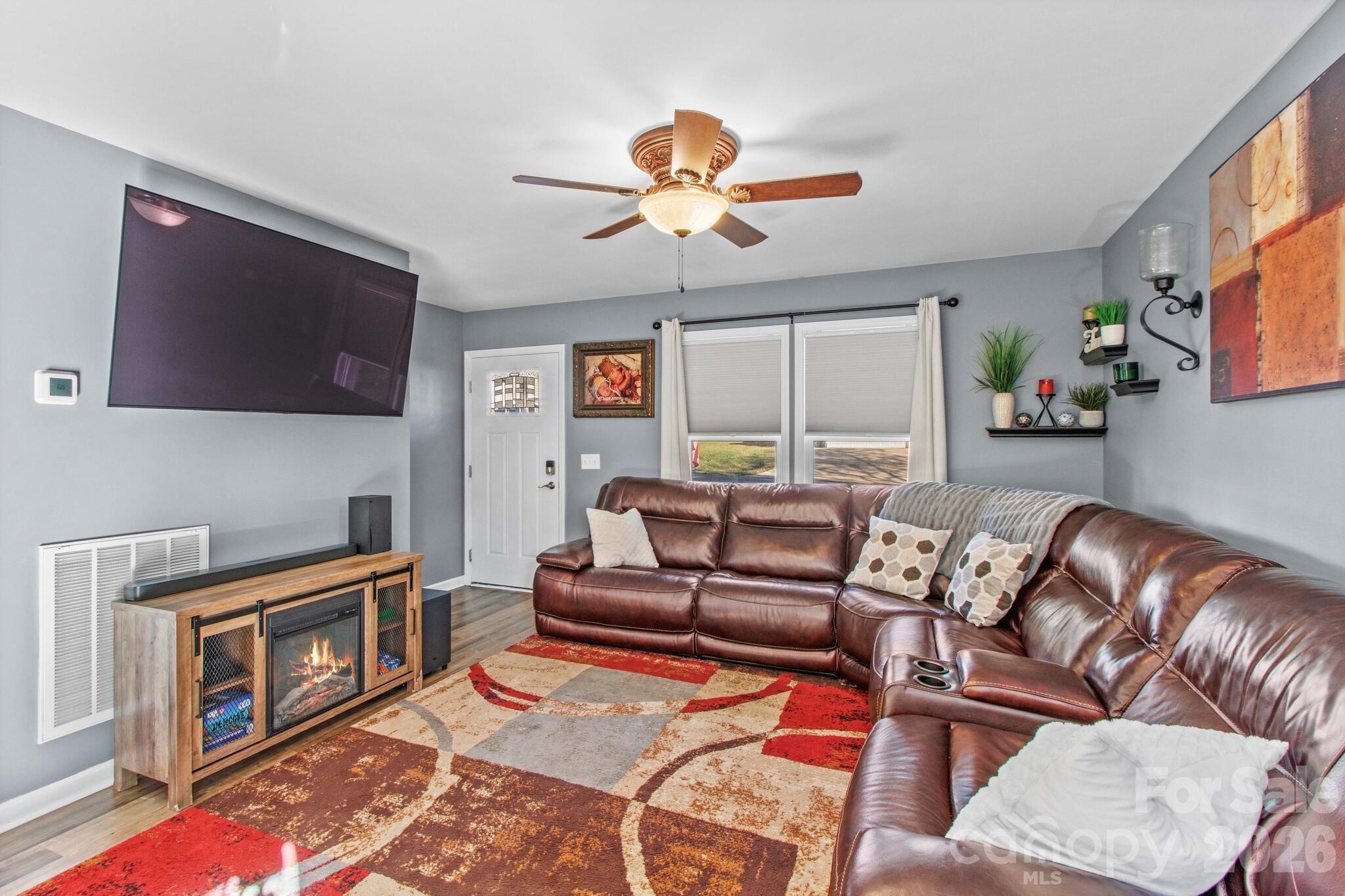 1160 Roberts Street — China Grove