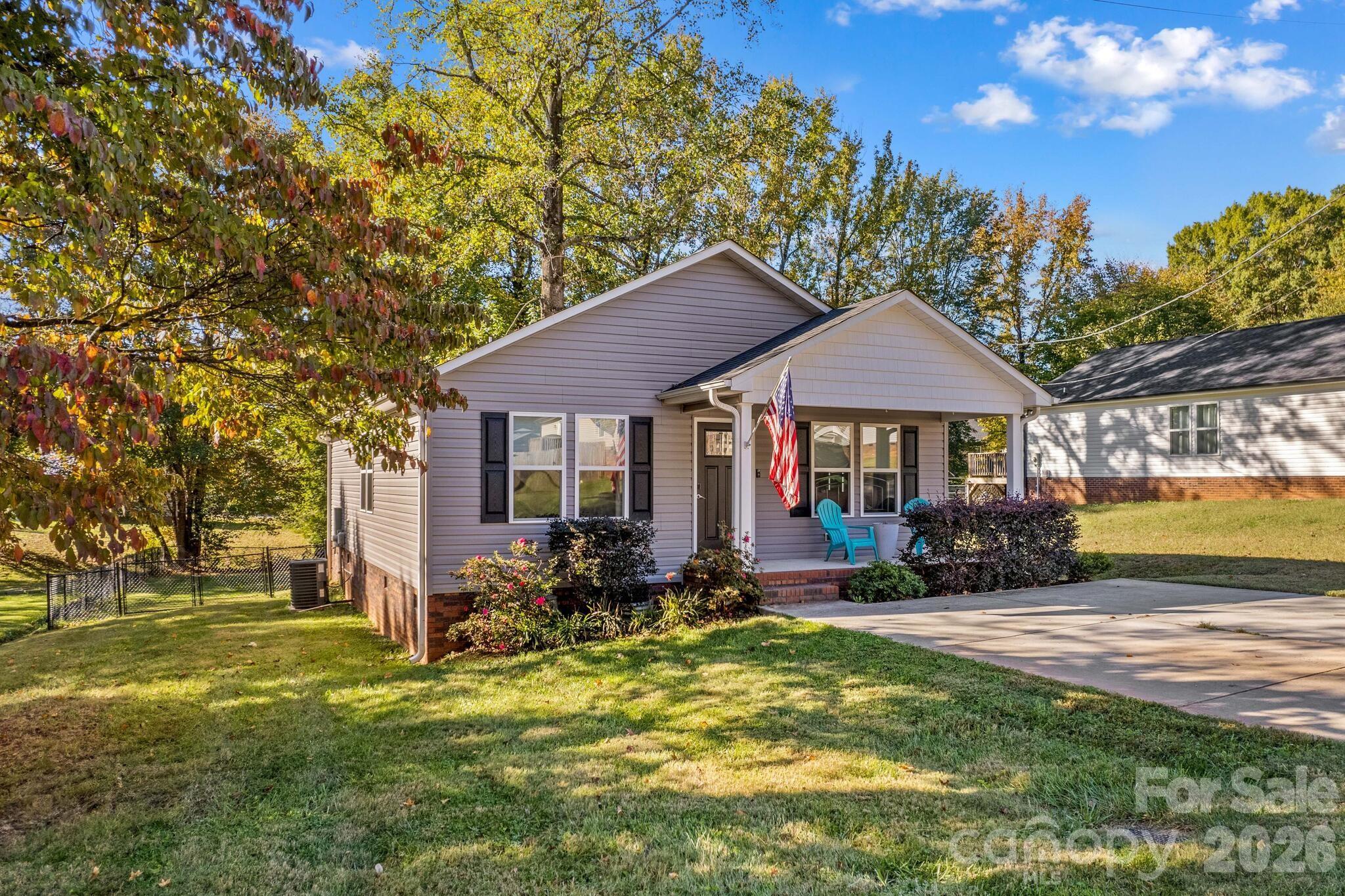 1160 Roberts Street — China Grove