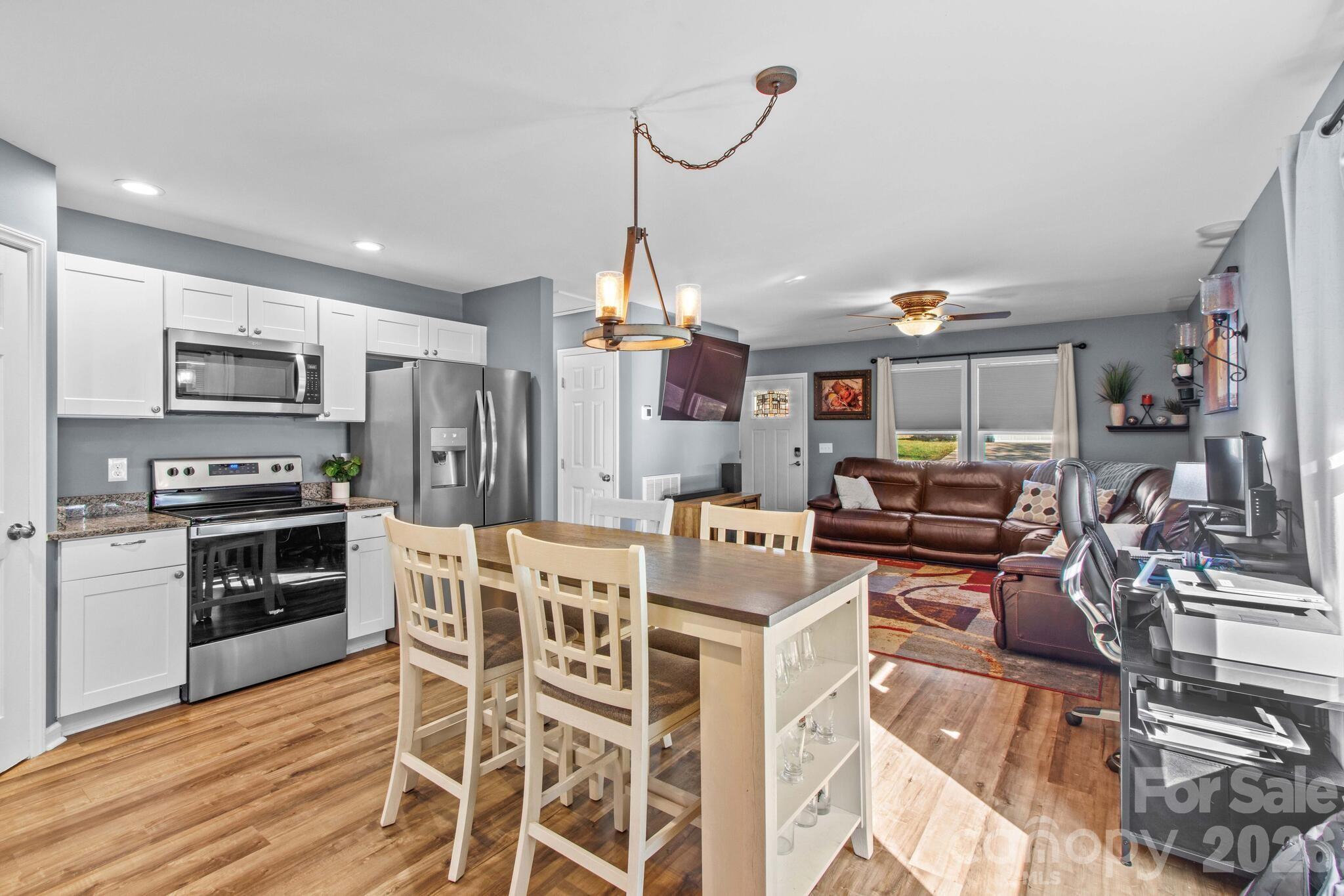 1160 Roberts Street — China Grove